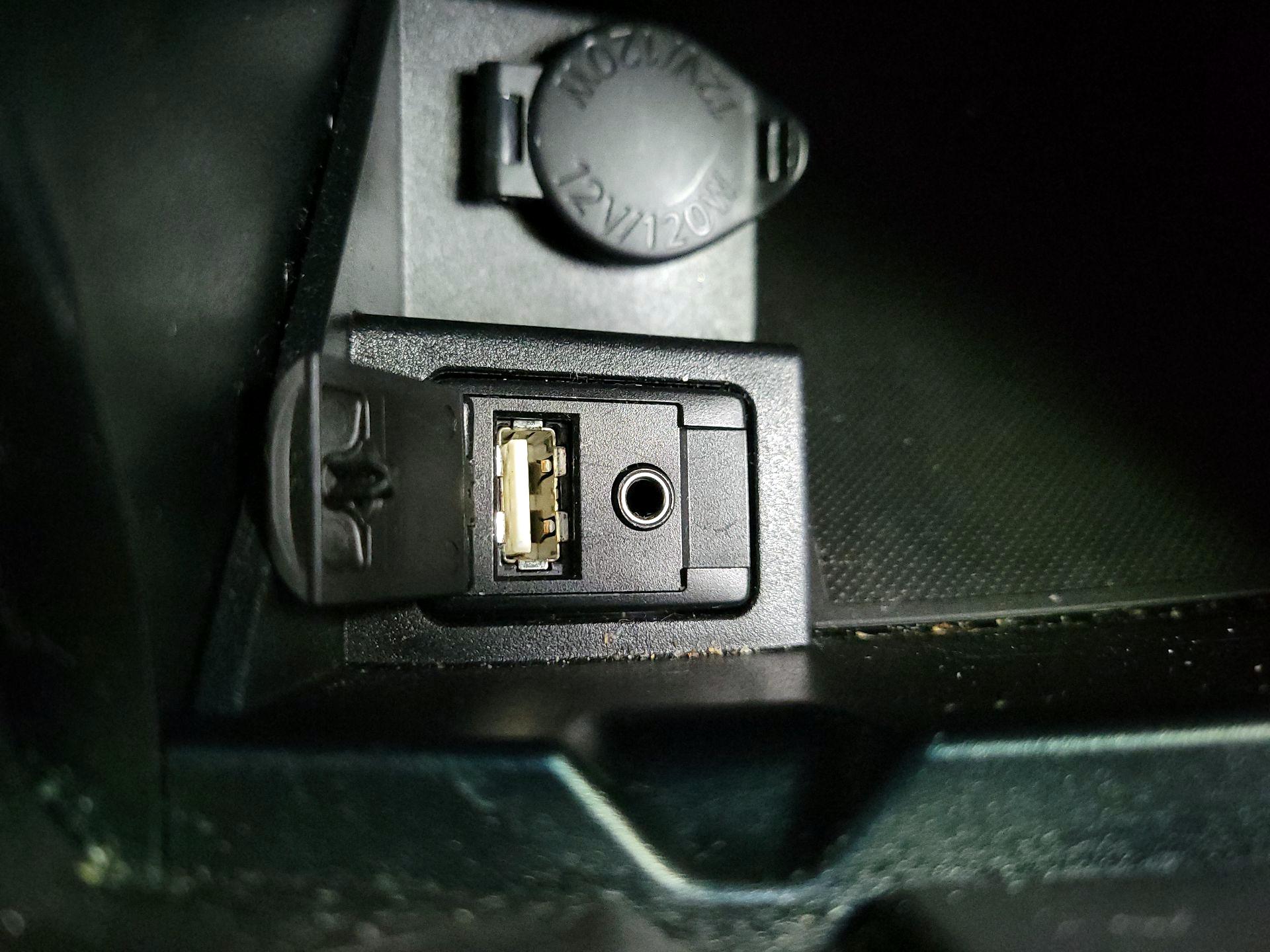 Thumbnail: 2015 Toyota Camry - 18