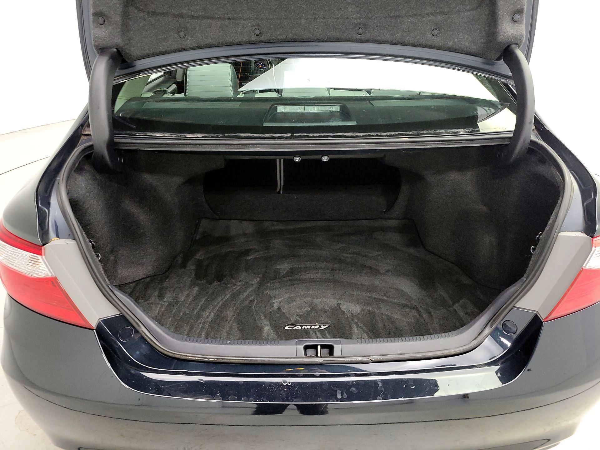 Thumbnail: 2015 Toyota Camry - 20