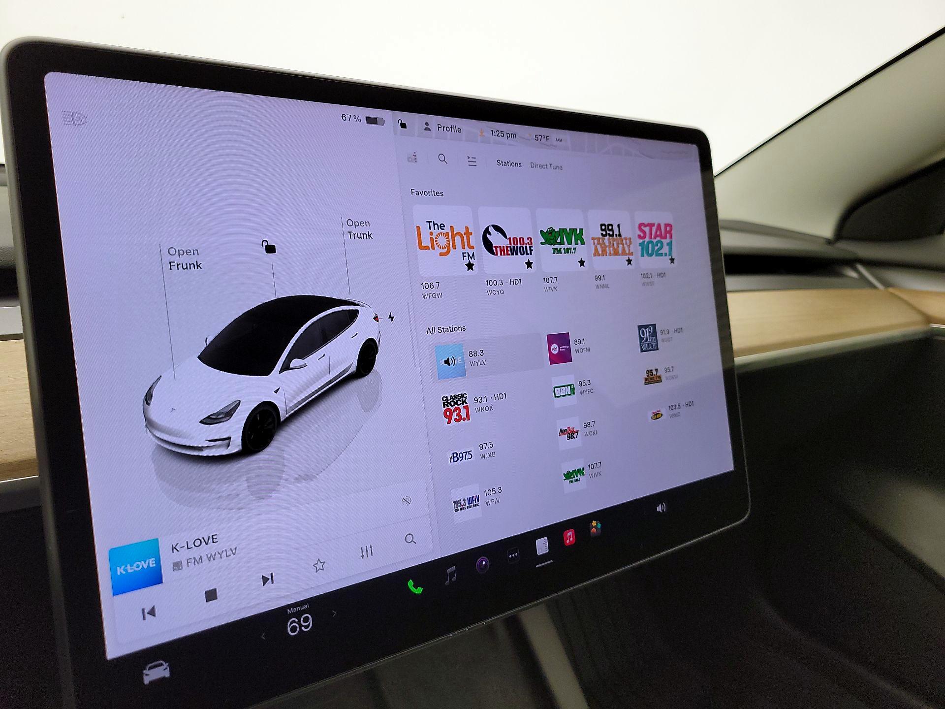 Thumbnail: 2023 Tesla Model 3 - 15
