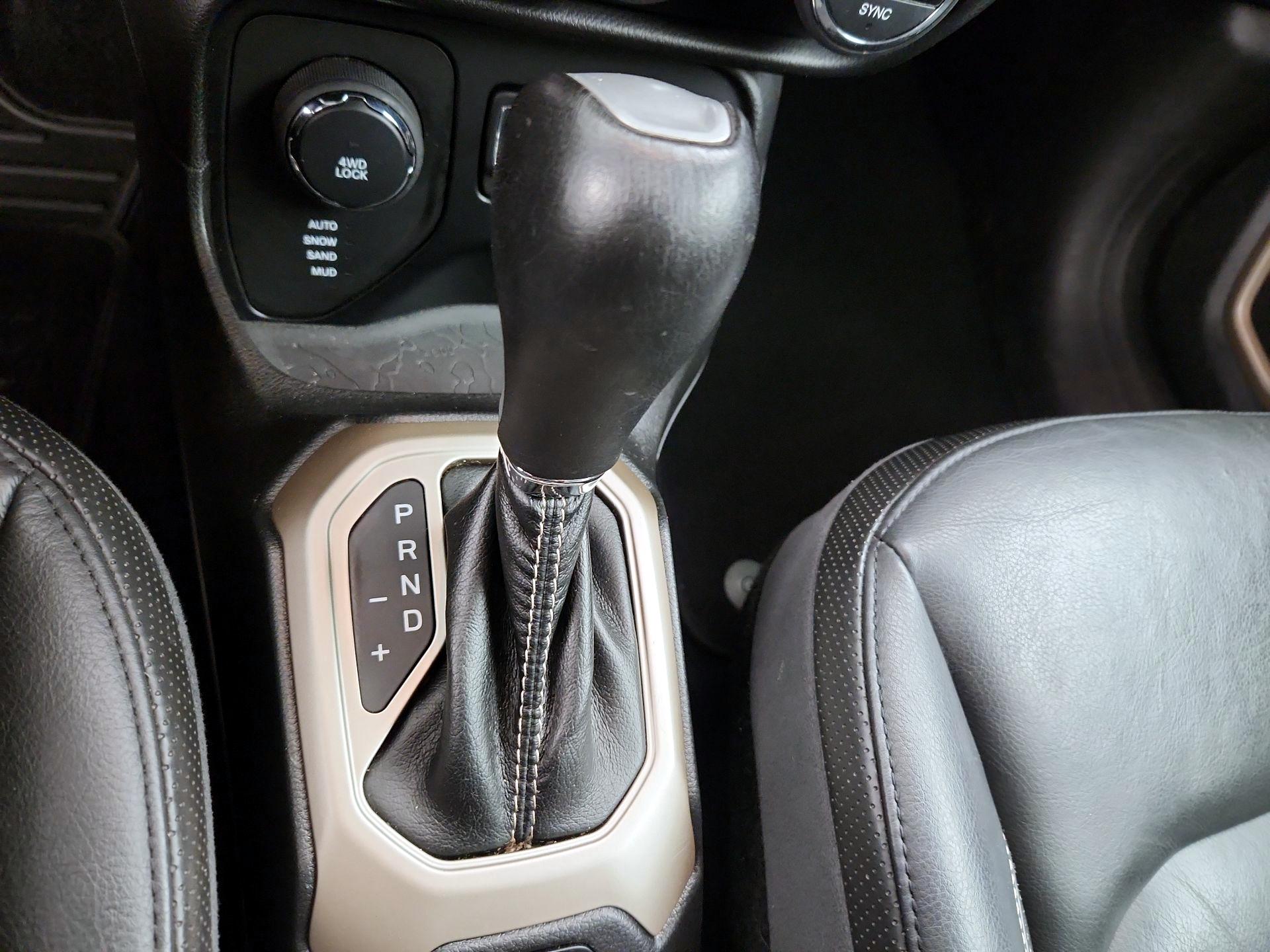 Thumbnail: 2015 Jeep Renegade - 17