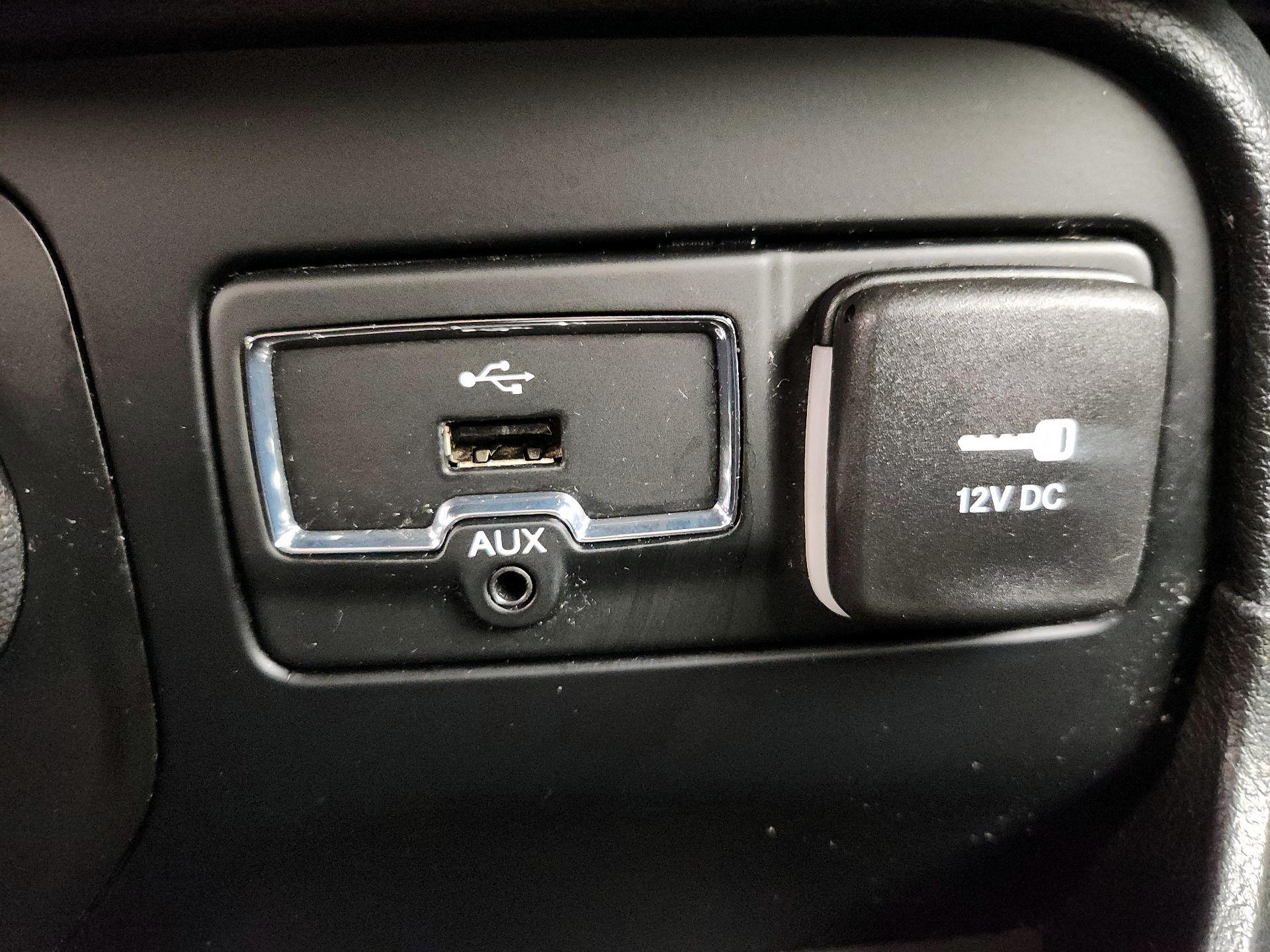 Thumbnail: 2015 Jeep Renegade - 18