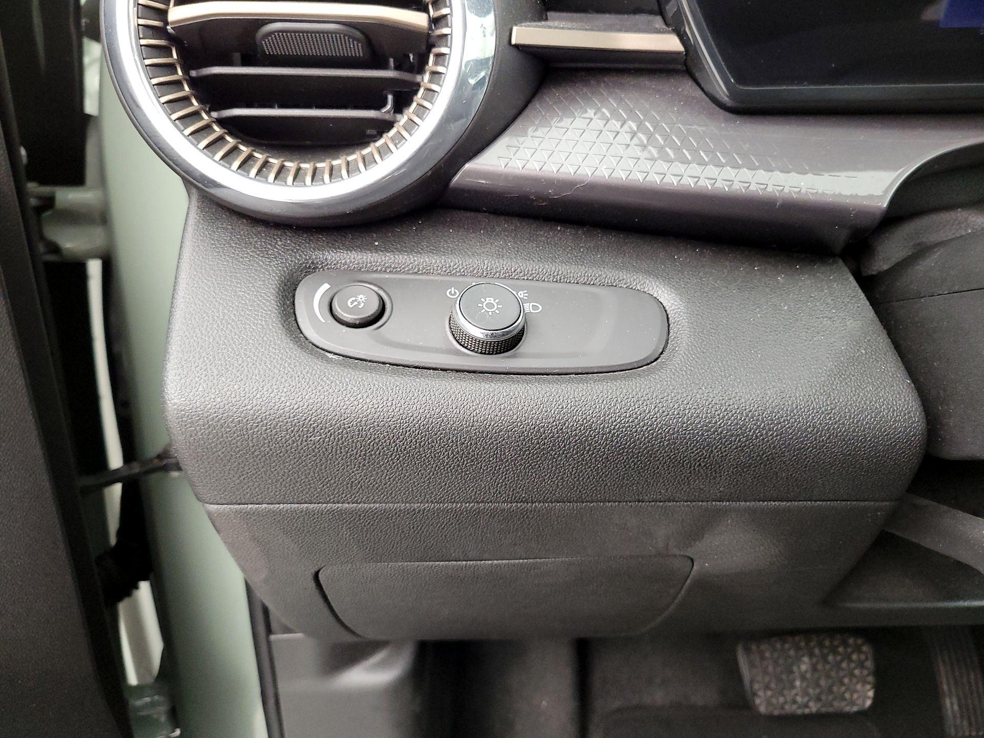 Thumbnail: 2025 Chevrolet Trax - 13