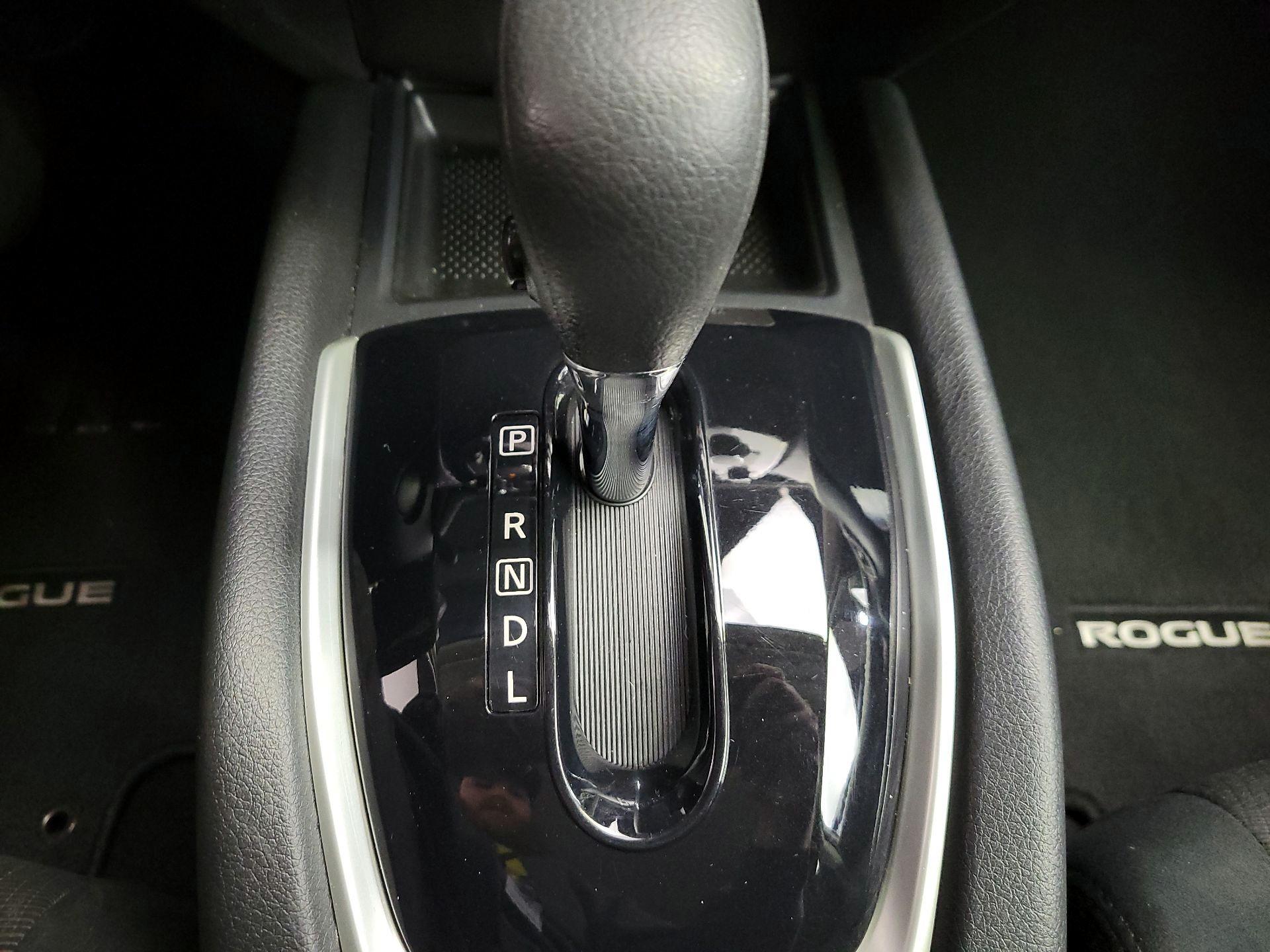 Thumbnail: 2016 Nissan Rogue - 18