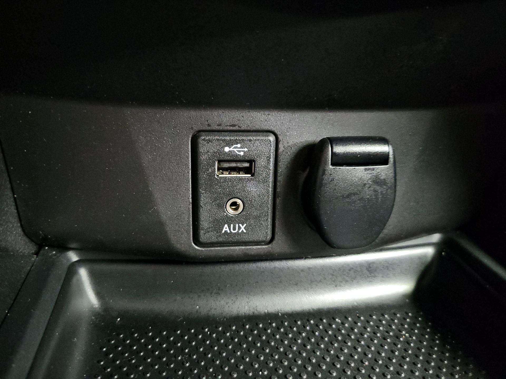 Thumbnail: 2016 Nissan Rogue - 19