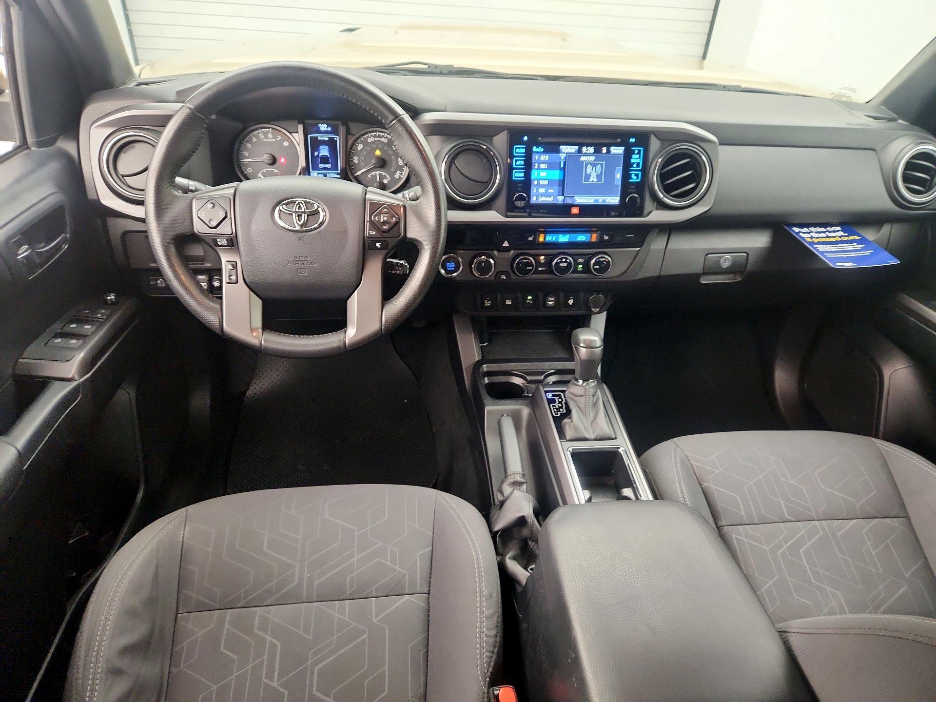 Thumbnail: 2017 Toyota Tacoma - 9