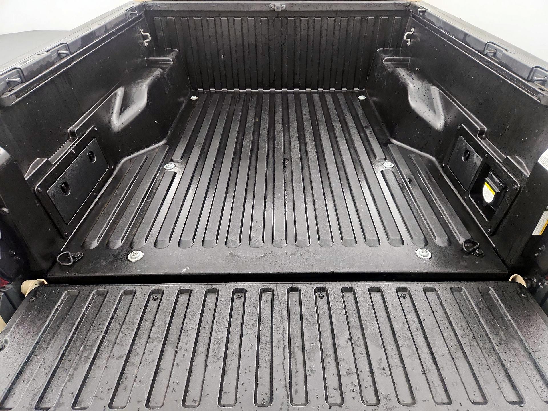 Thumbnail: 2017 Toyota Tacoma - 19