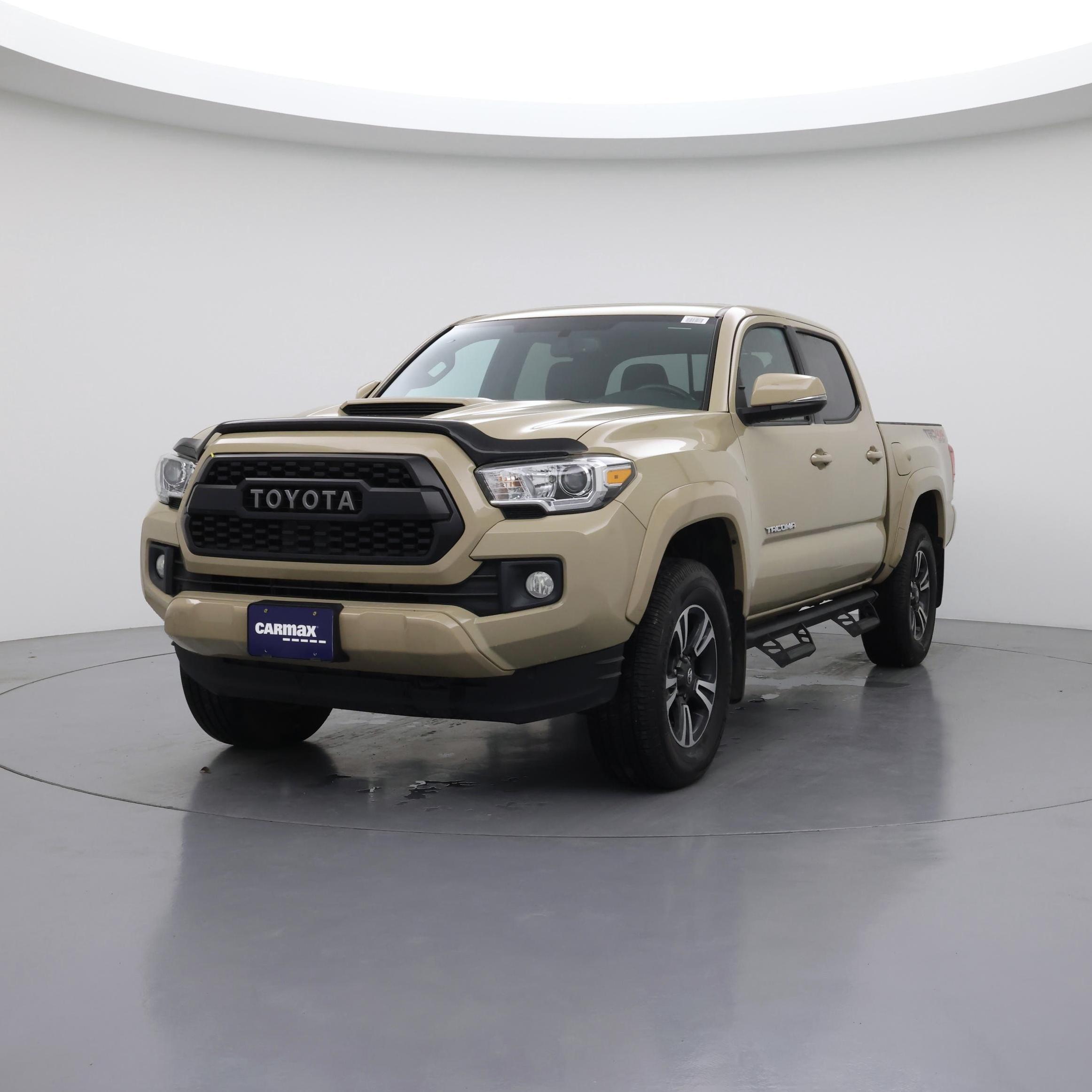 Thumbnail: 2017 Toyota Tacoma - 4