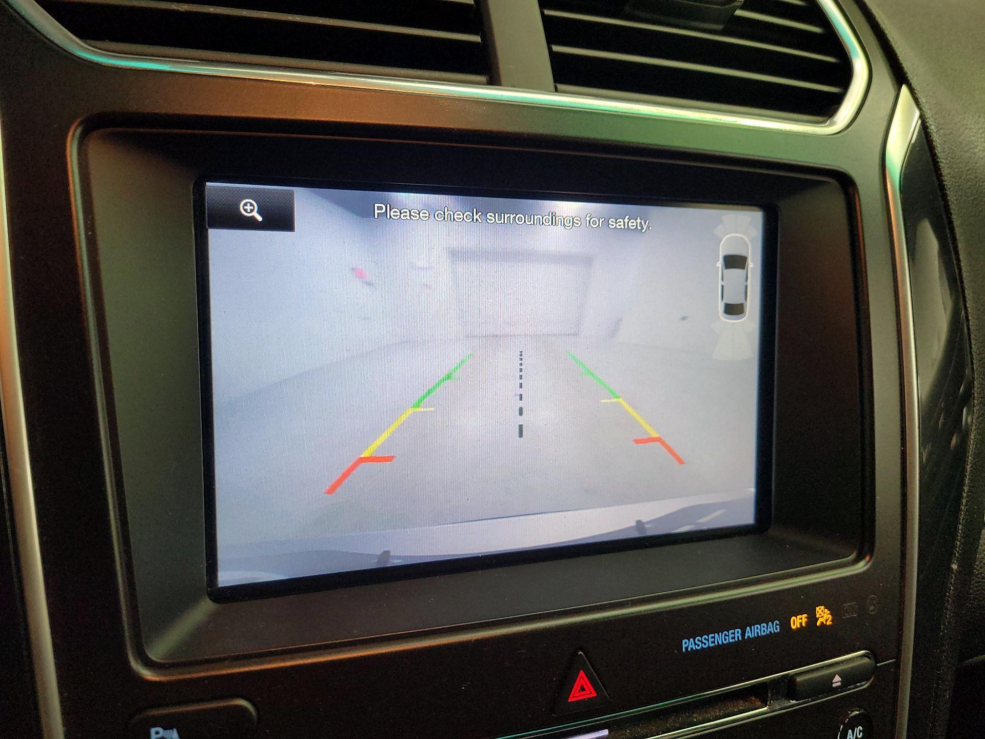 Thumbnail: 2016 Ford Explorer - 14