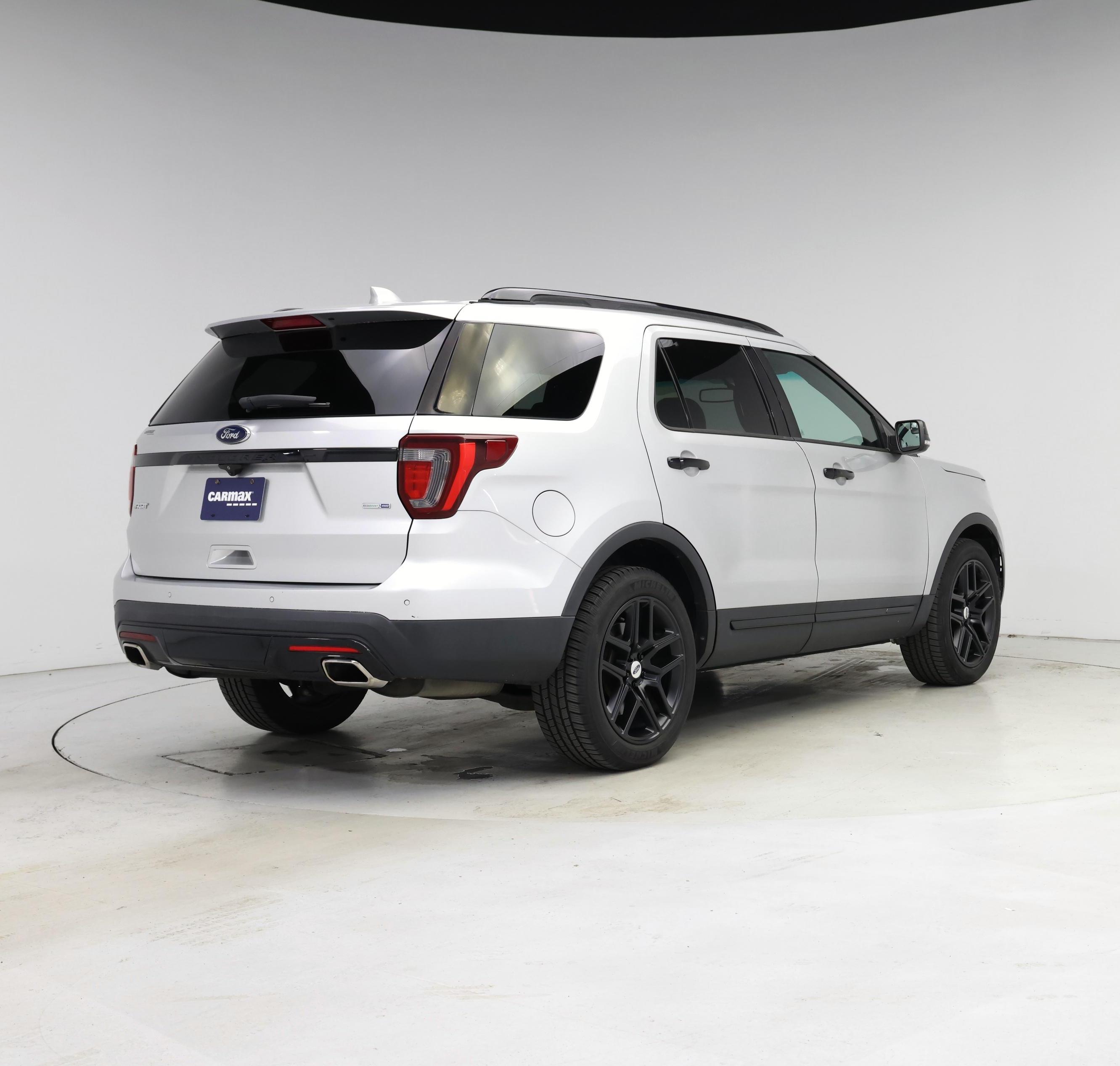 Thumbnail: 2016 Ford Explorer - 8