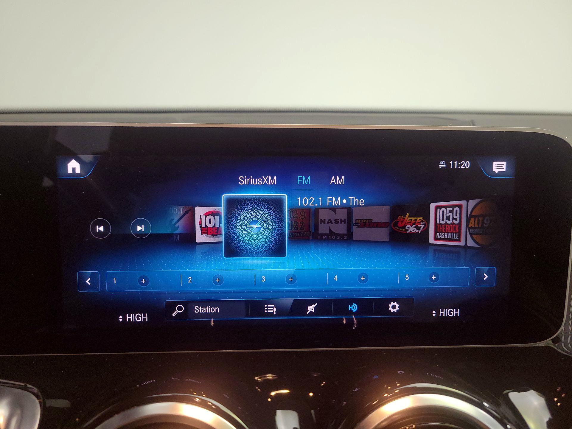 Thumbnail: 2021 Mercedes-Benz GLB - 16