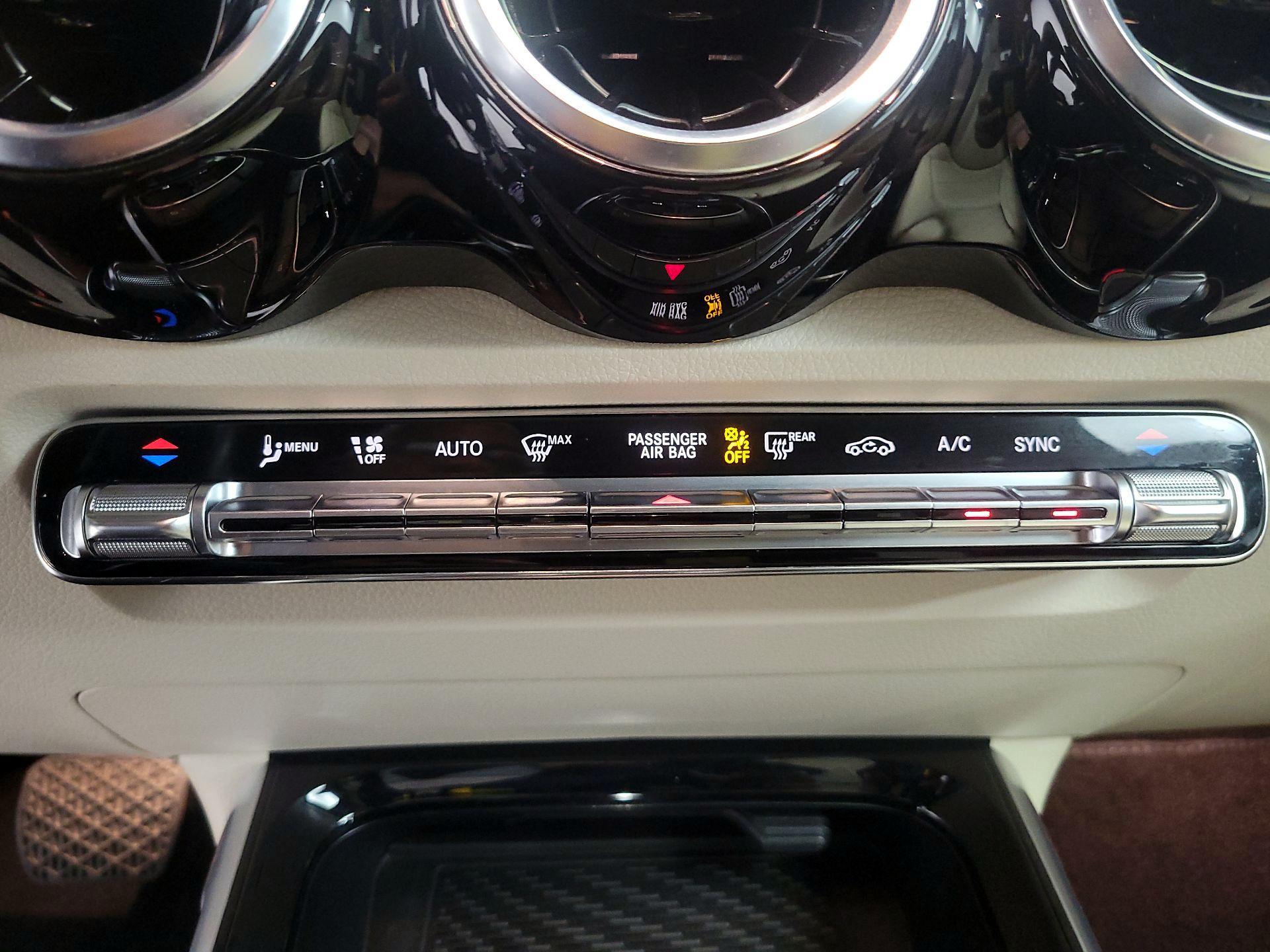 Thumbnail: 2021 Mercedes-Benz GLB - 17