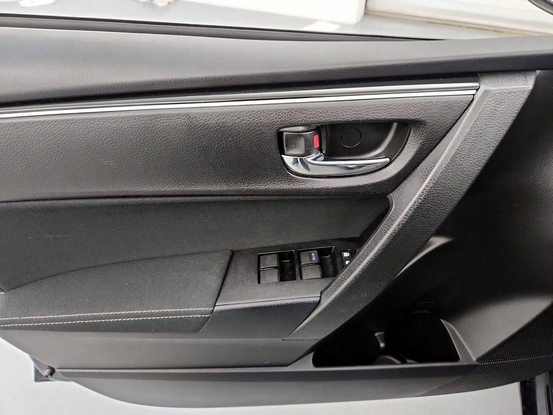 Thumbnail: 2019 Toyota Corolla - 12