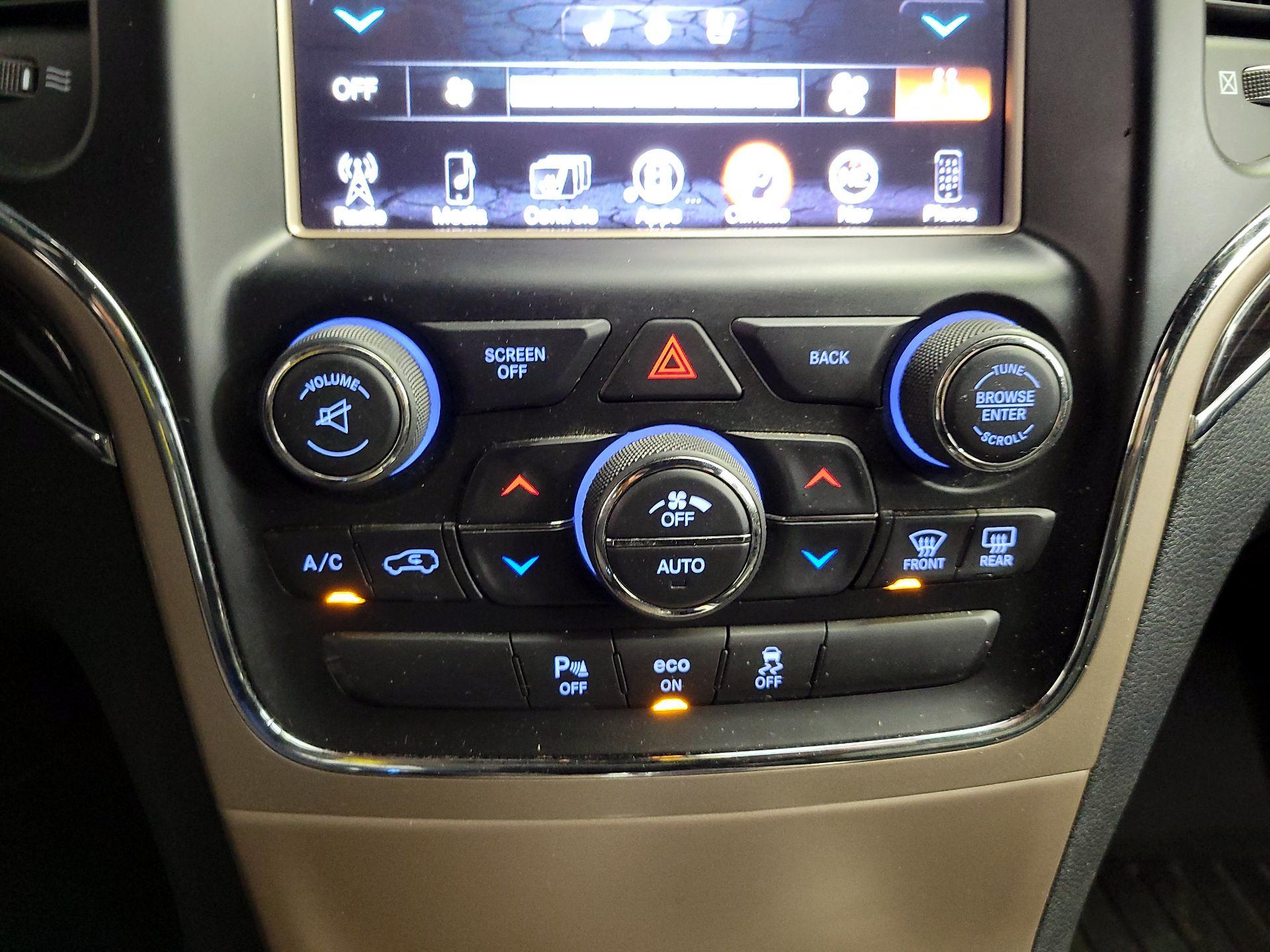 Thumbnail: 2015 Jeep Grand Cherokee - 17