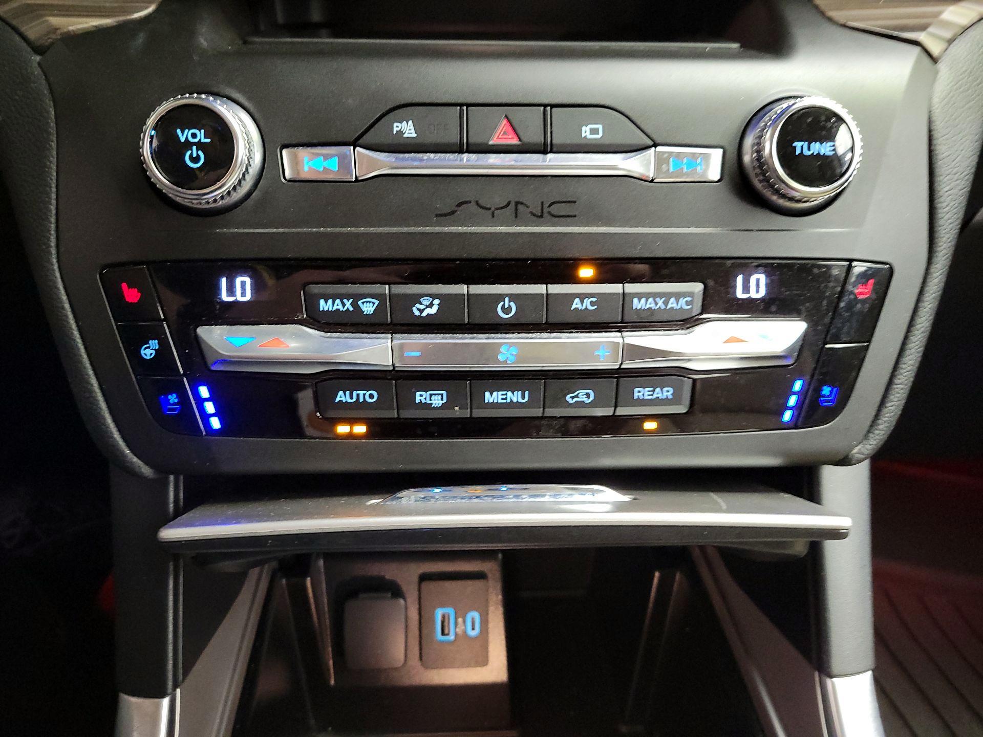 Thumbnail: 2020 Ford Explorer - 17