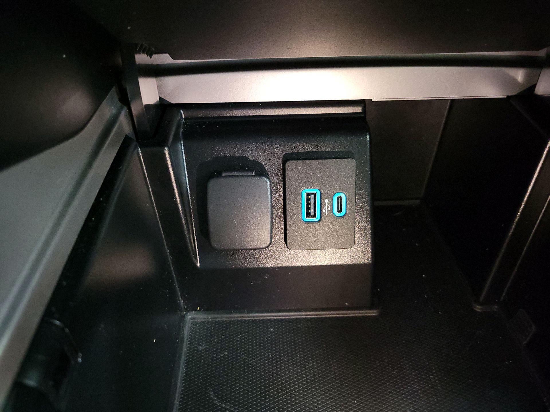 Thumbnail: 2020 Ford Explorer - 19