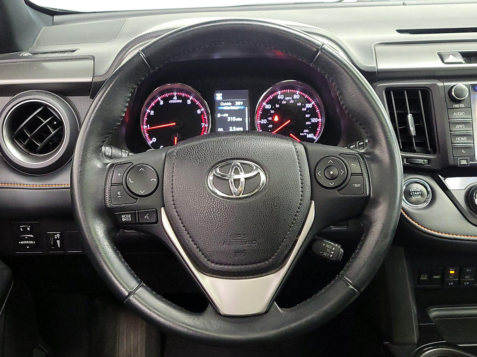 Thumbnail: 2016 Toyota RAV4 - 10