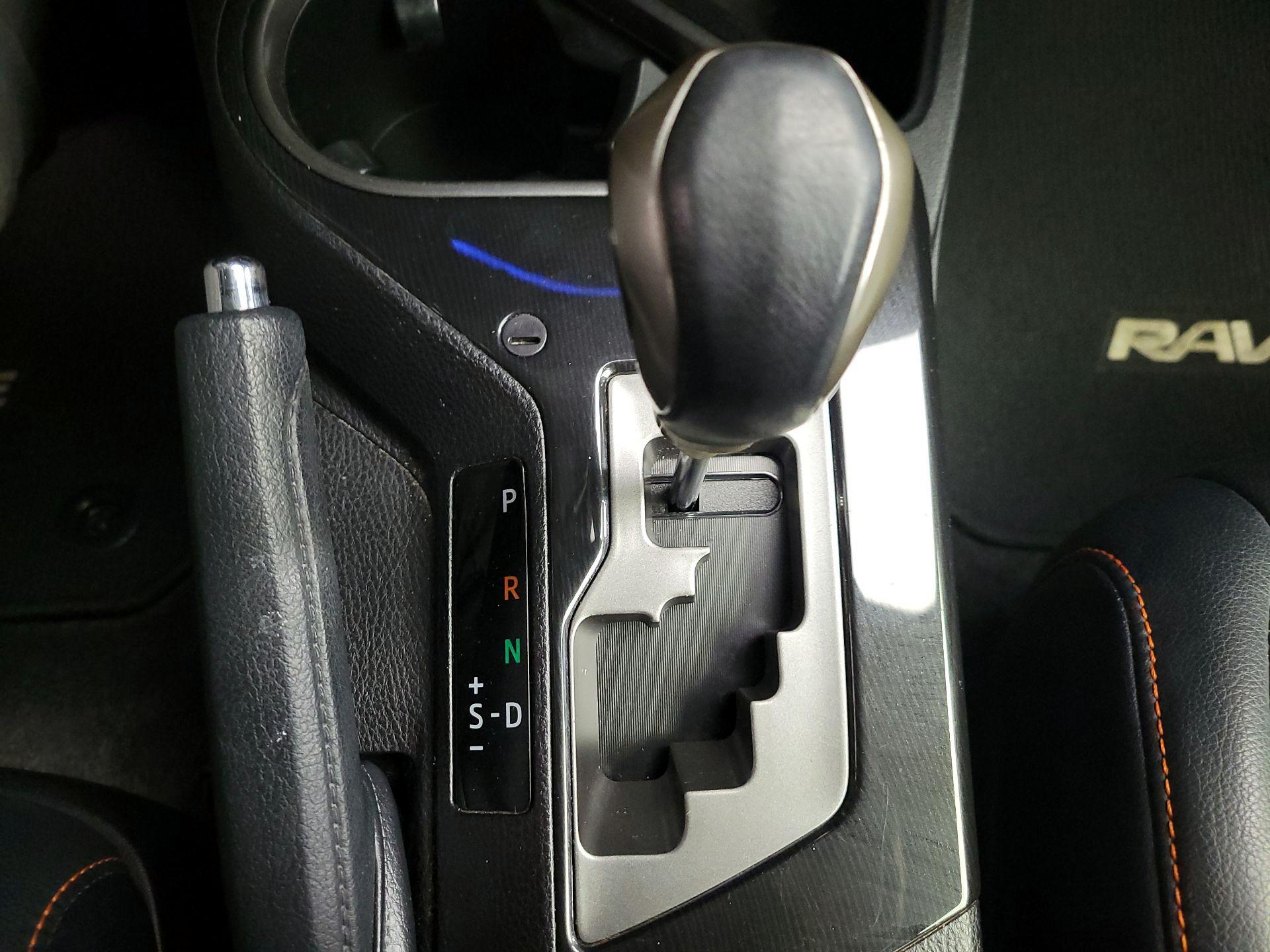 Thumbnail: 2016 Toyota RAV4 - 18