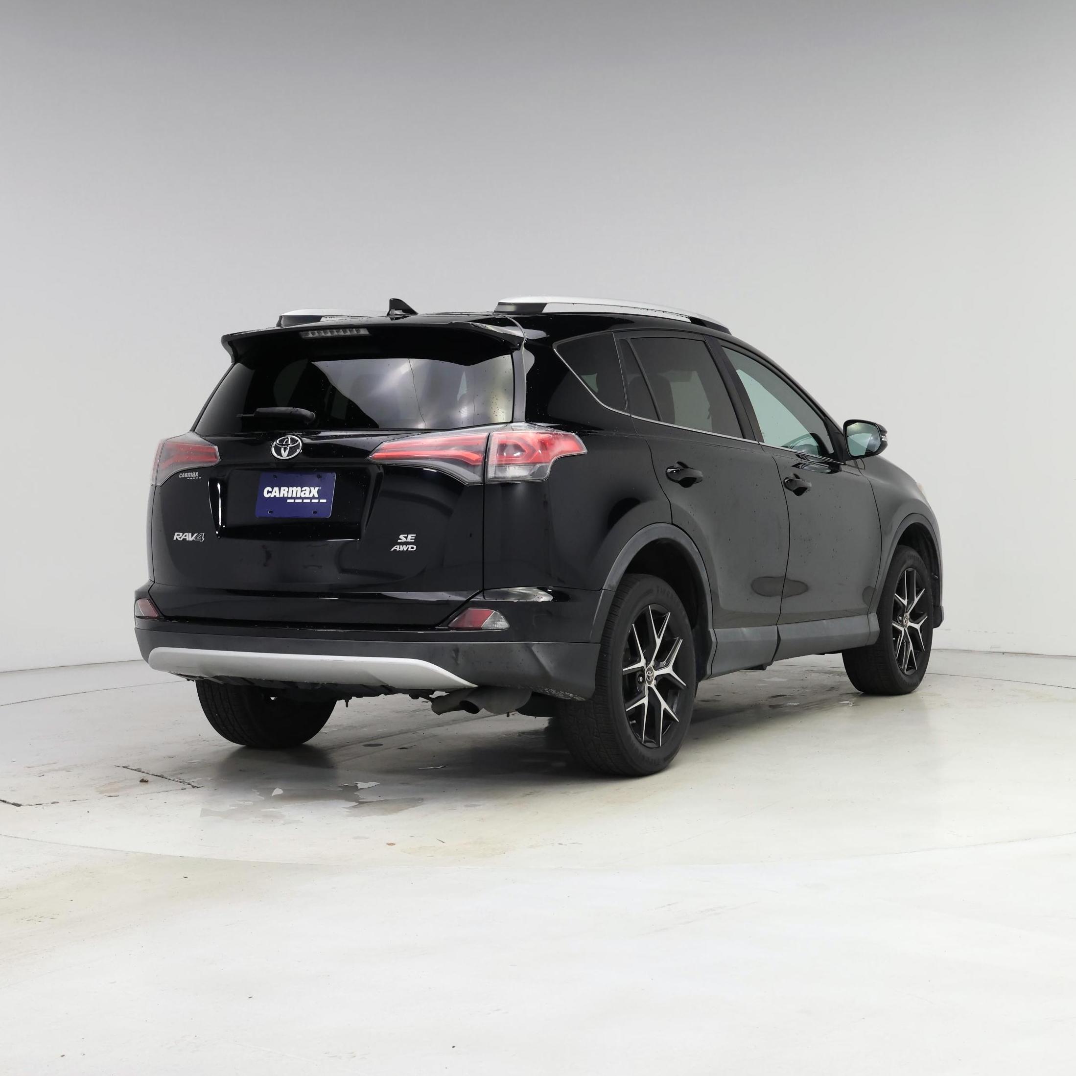 Thumbnail: 2016 Toyota RAV4 - 8