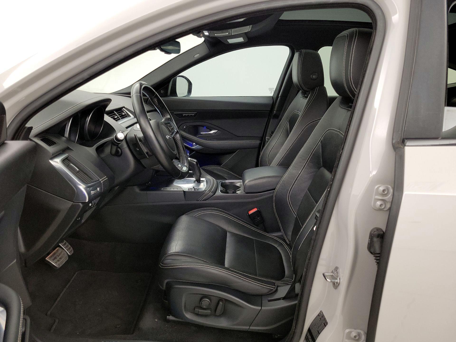 Thumbnail: 2019 Jaguar E-Pace - 11