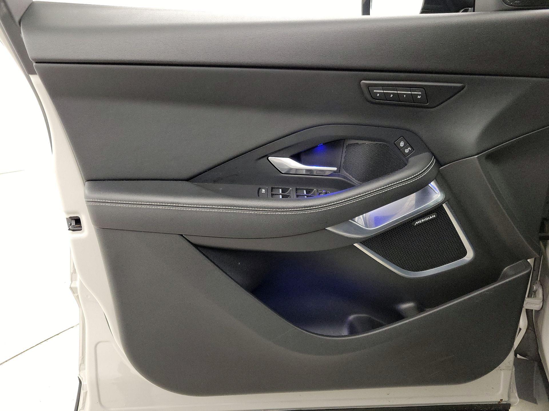 Thumbnail: 2019 Jaguar E-Pace - 12