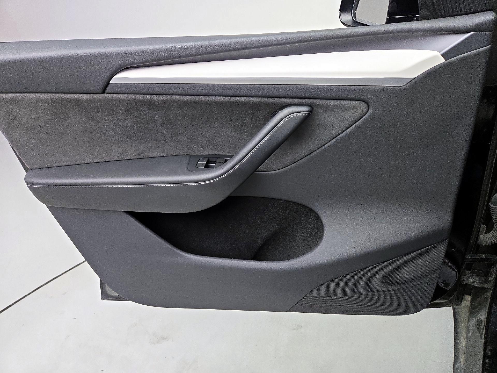 Thumbnail: 2024 Tesla Model Y - 12