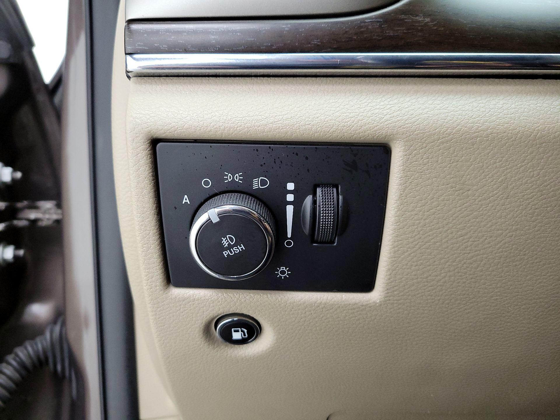 Thumbnail: 2017 Jeep Grand Cherokee - 13