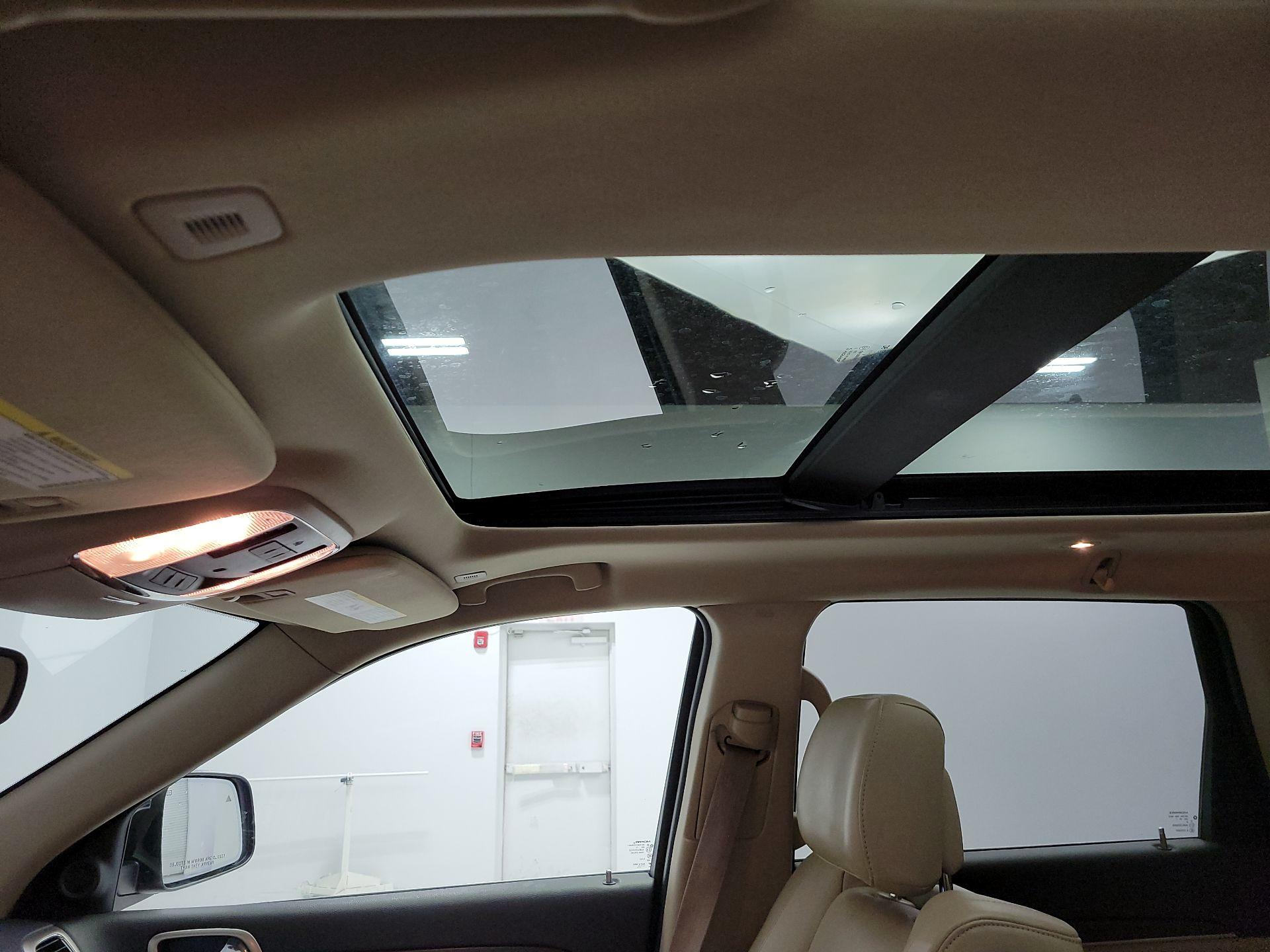 Thumbnail: 2017 Jeep Grand Cherokee - 20