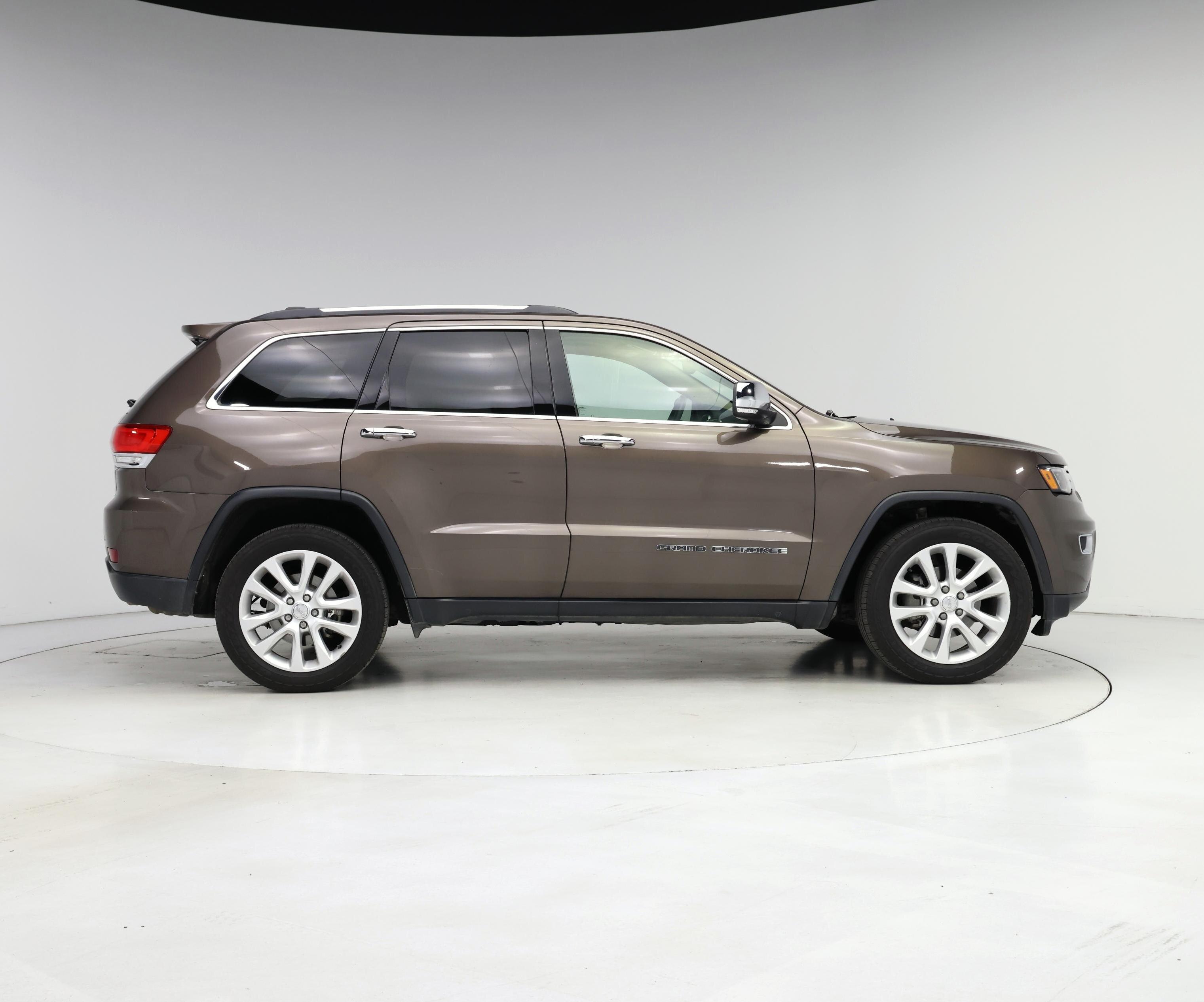 Thumbnail: 2017 Jeep Grand Cherokee - 7