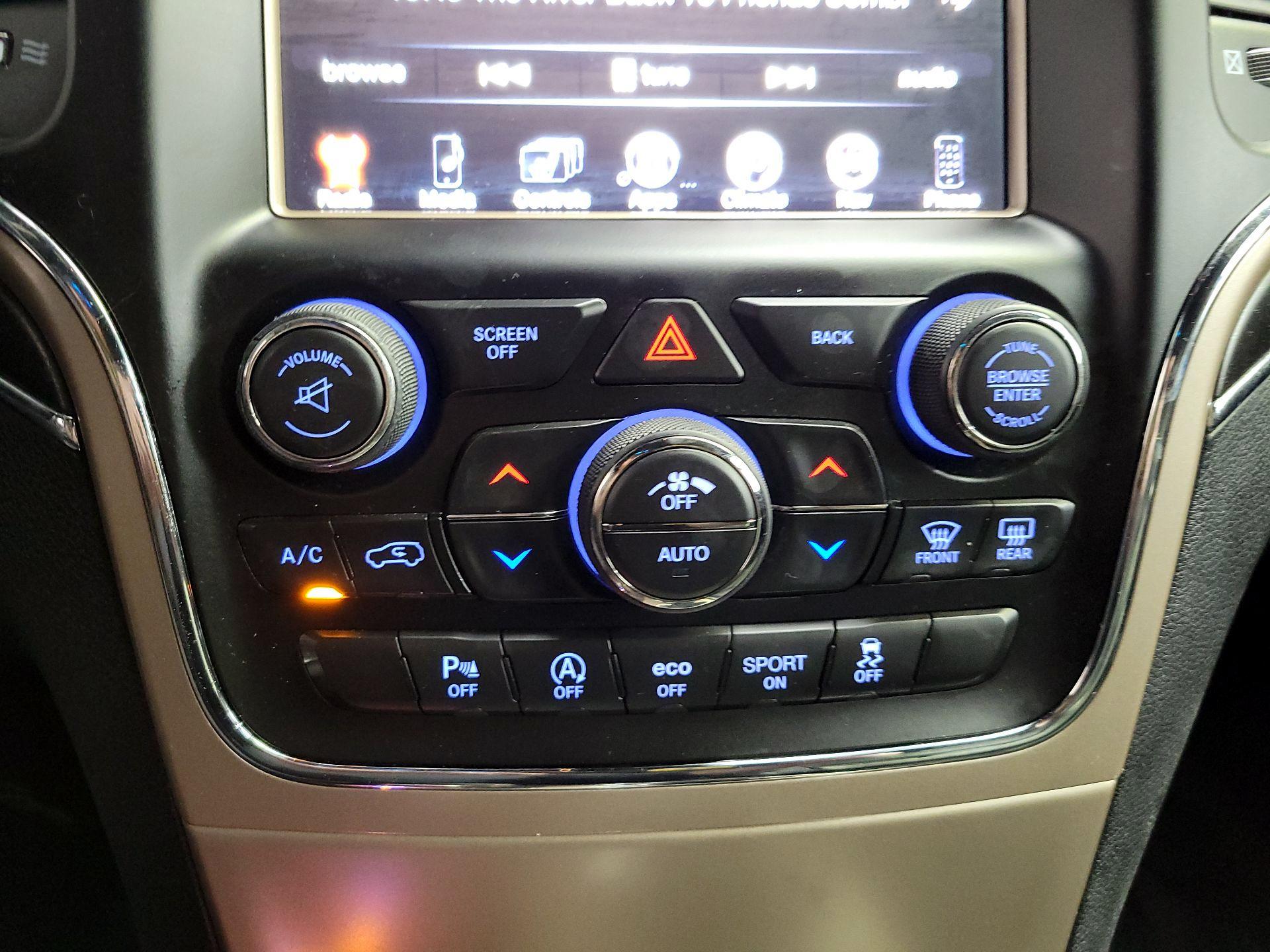 Thumbnail: 2017 Jeep Grand Cherokee - 17