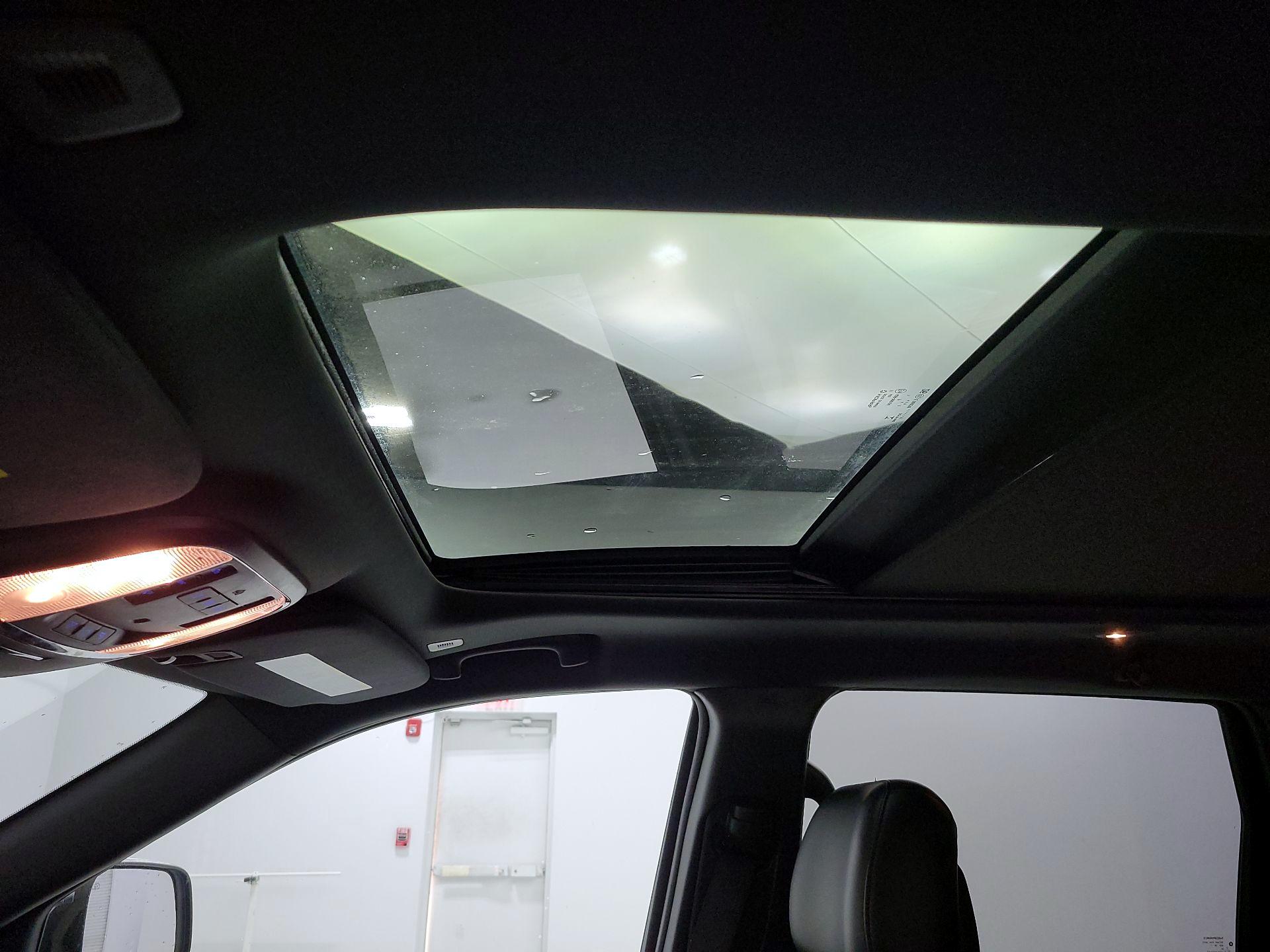 Thumbnail: 2017 Jeep Grand Cherokee - 20