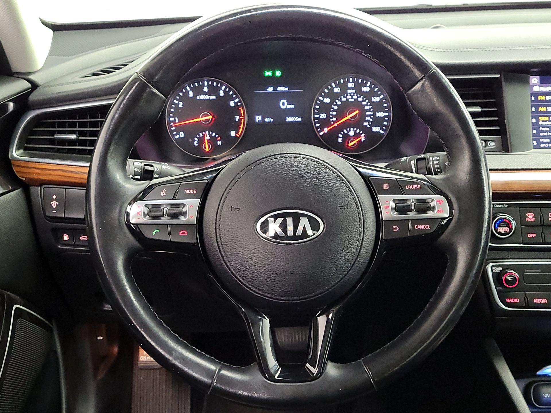 Thumbnail: 2017 Kia Cadenza - 10