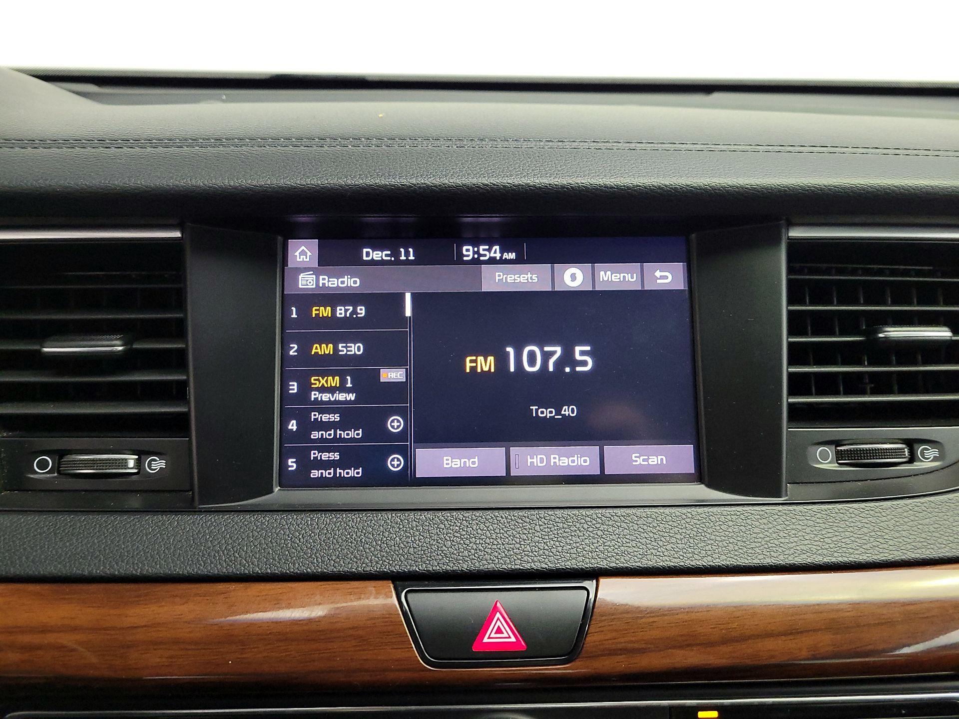 Thumbnail: 2017 Kia Cadenza - 15