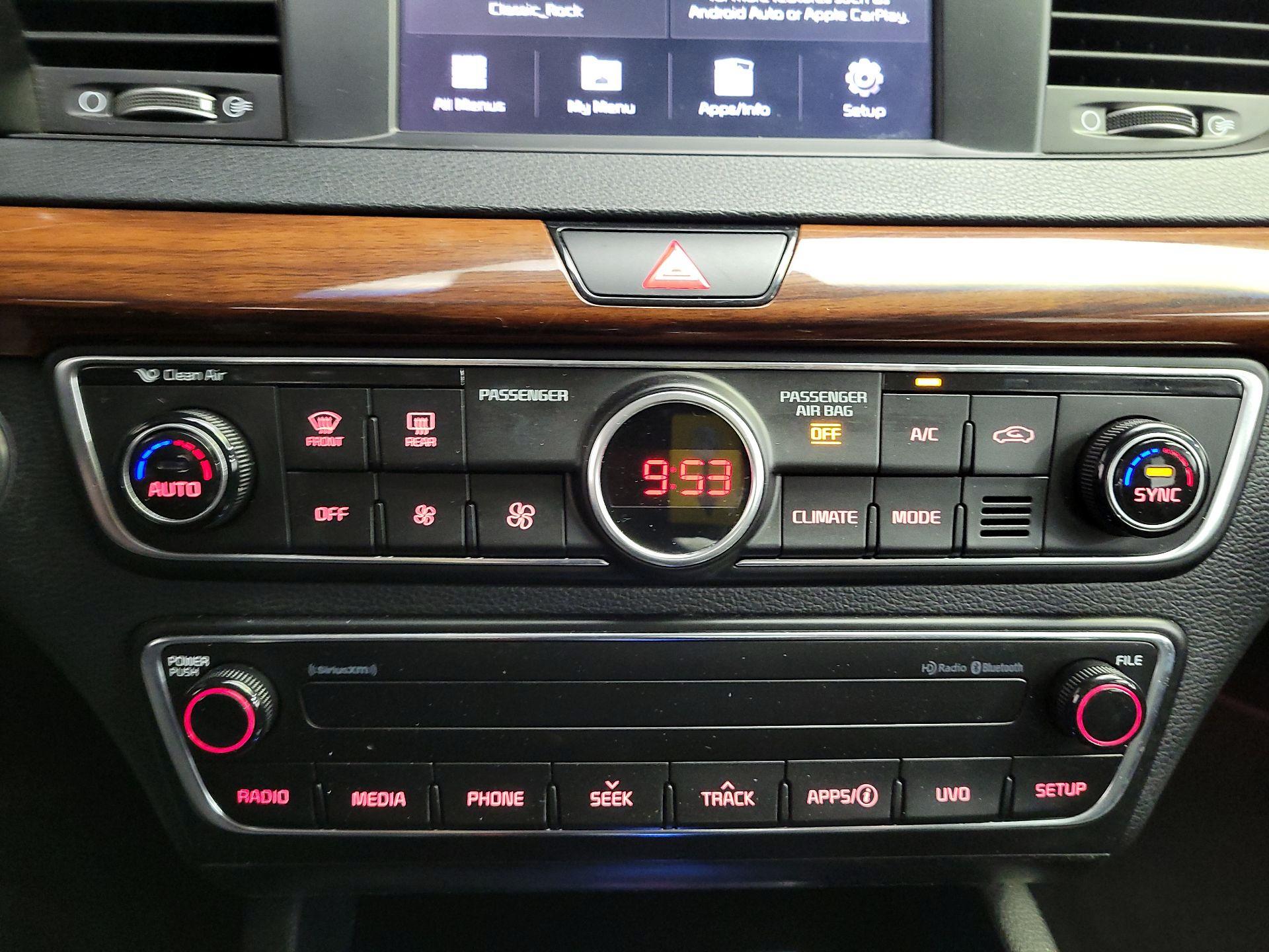 Thumbnail: 2017 Kia Cadenza - 16