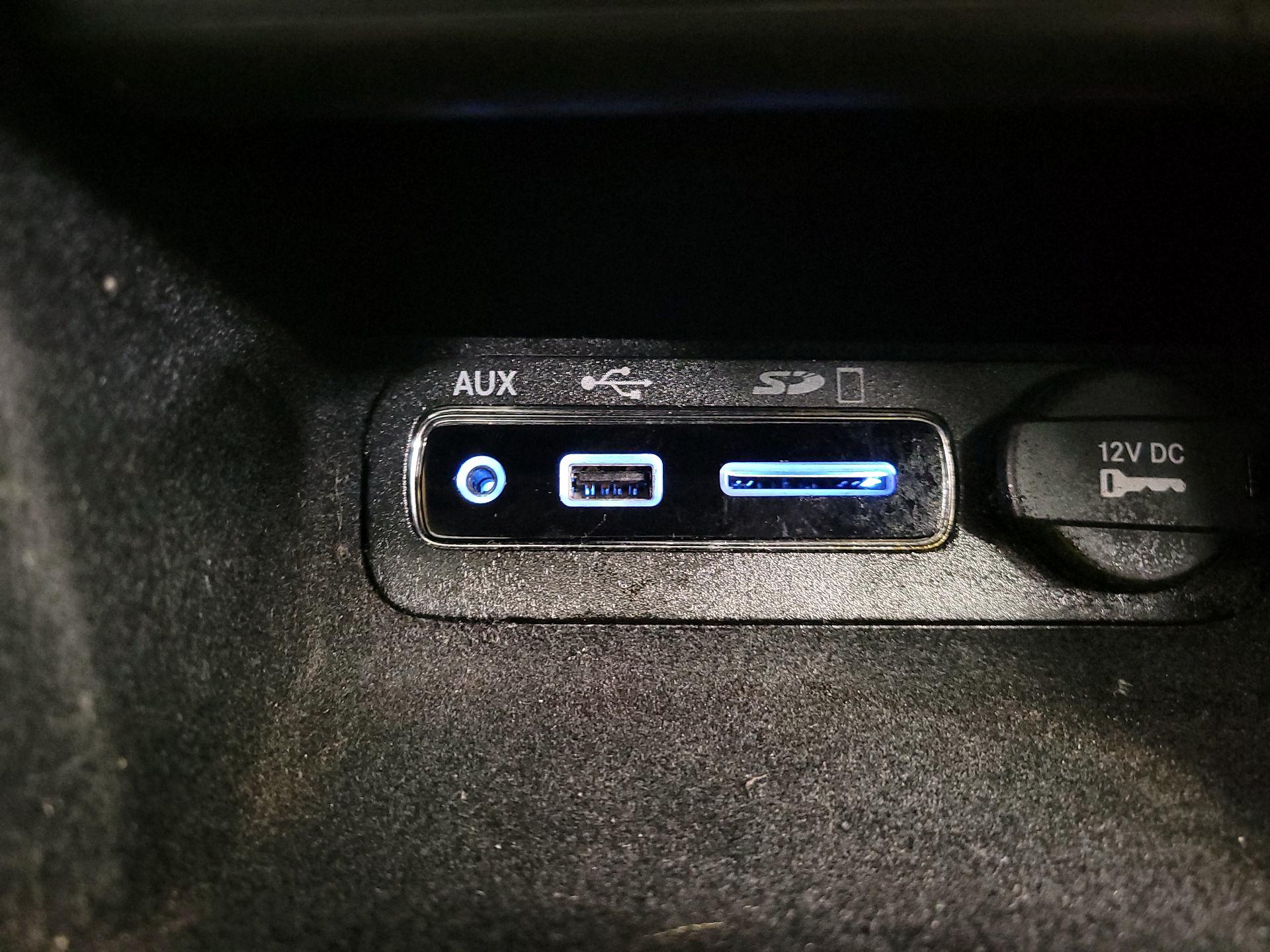 Thumbnail: 2014 Jeep Grand Cherokee - 17