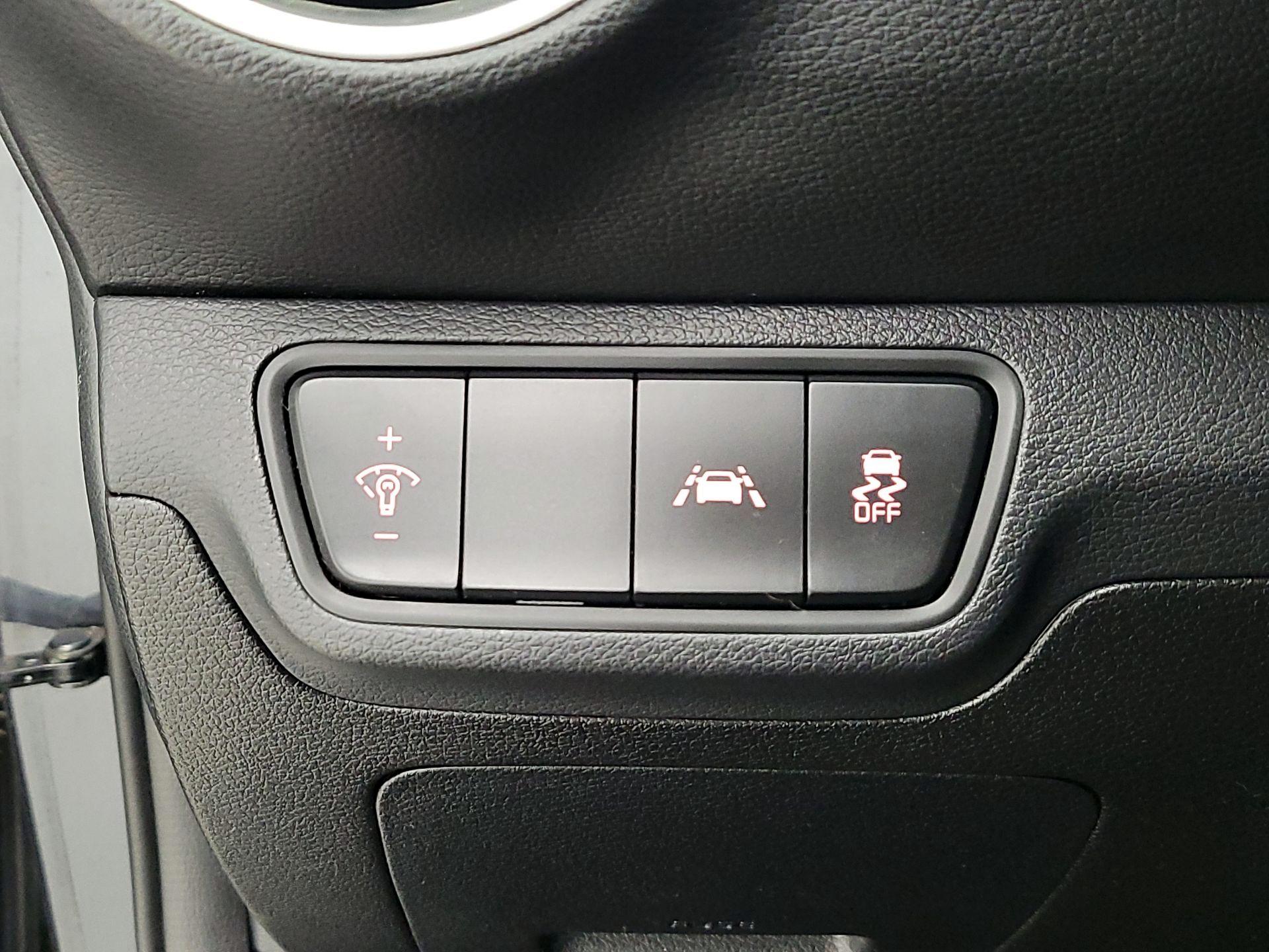 Thumbnail: 2020 Kia Forte - 13