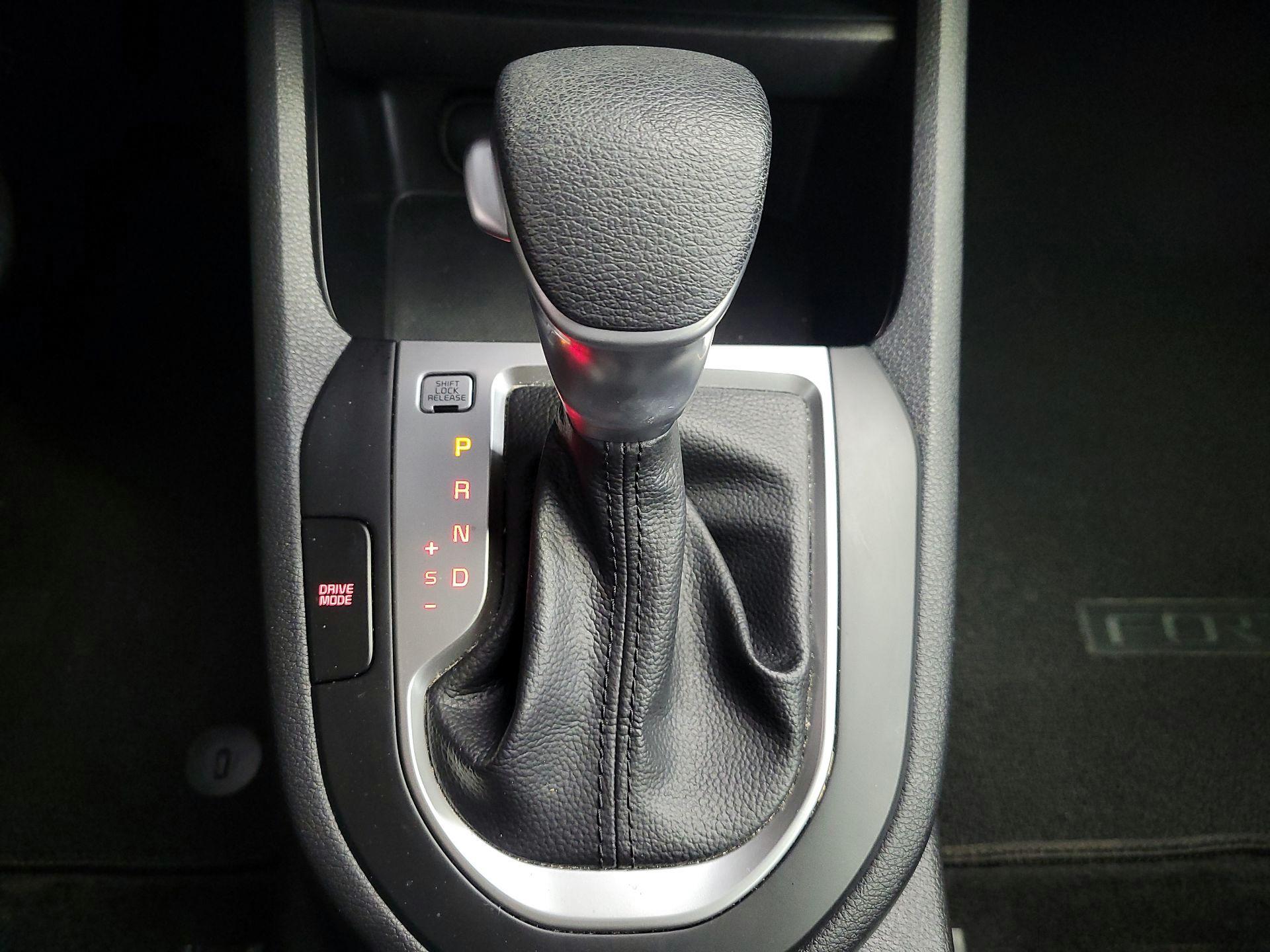 Thumbnail: 2020 Kia Forte - 17