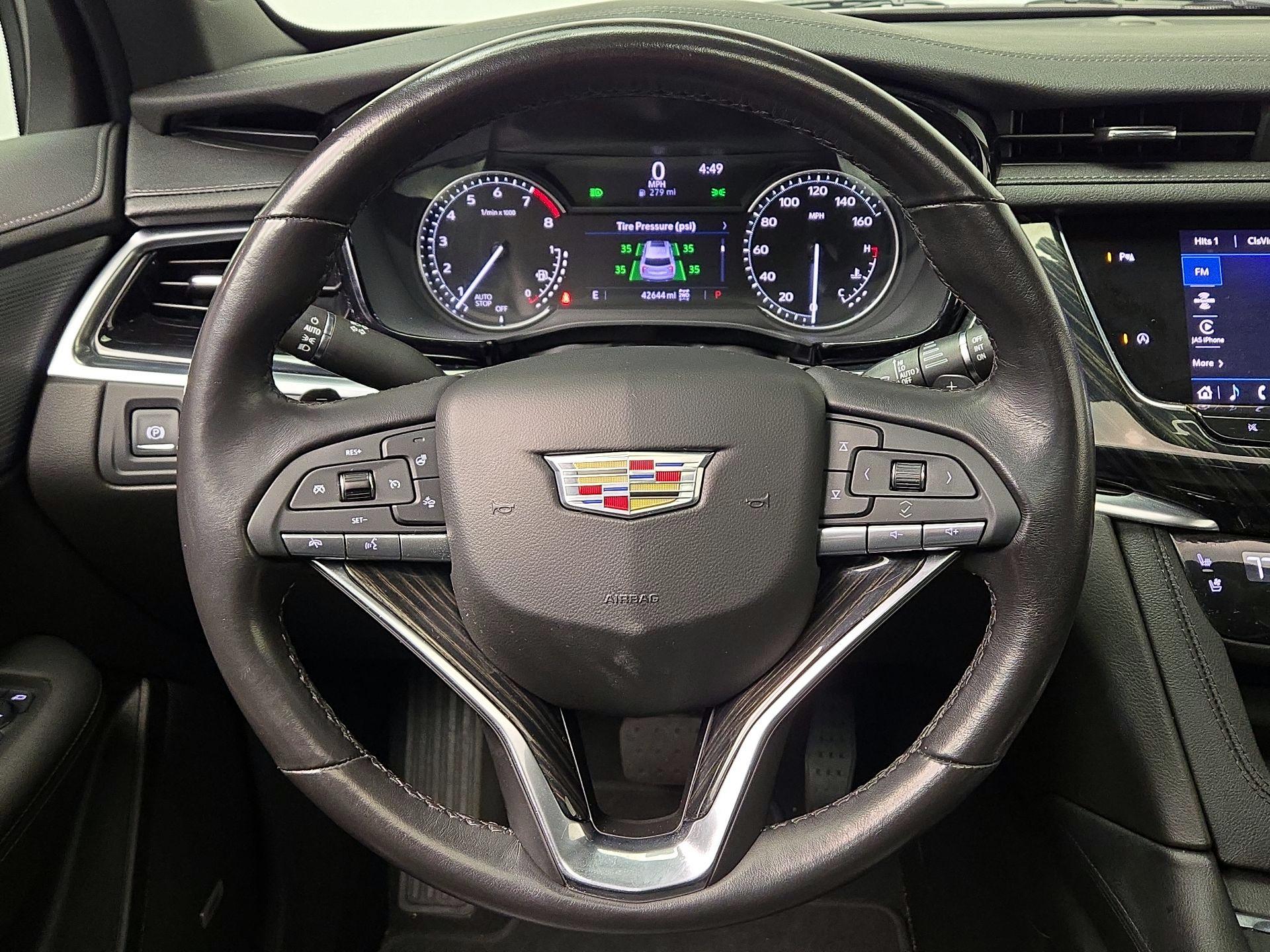 Thumbnail: 2023 Cadillac XT6 - 10