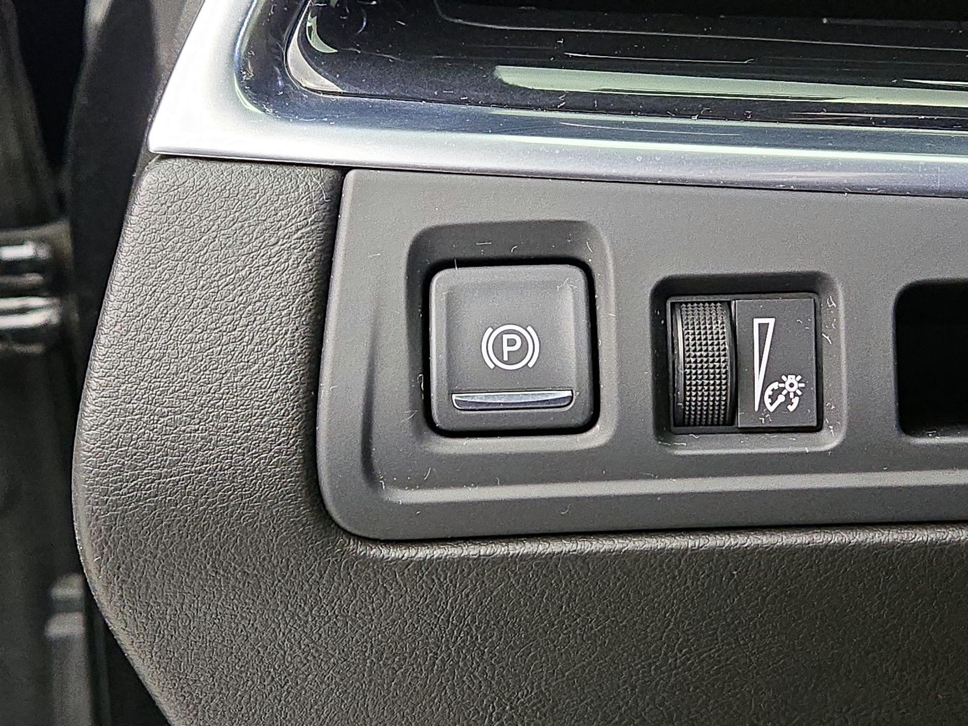 Thumbnail: 2023 Cadillac XT6 - 13