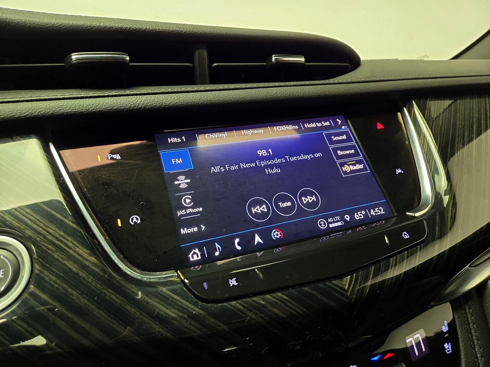 Thumbnail: 2023 Cadillac XT6 - 16