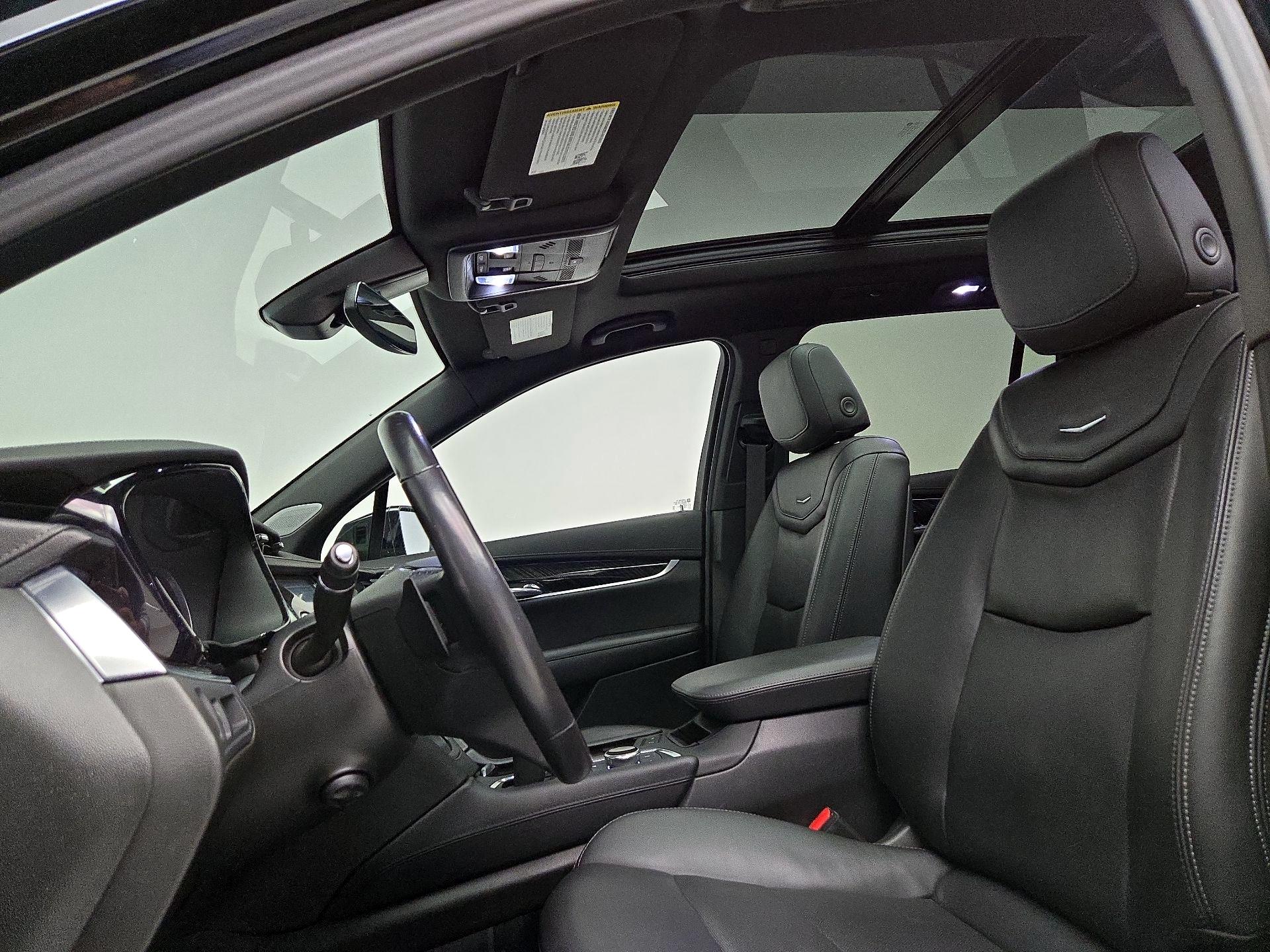 Thumbnail: 2023 Cadillac XT6 - 20