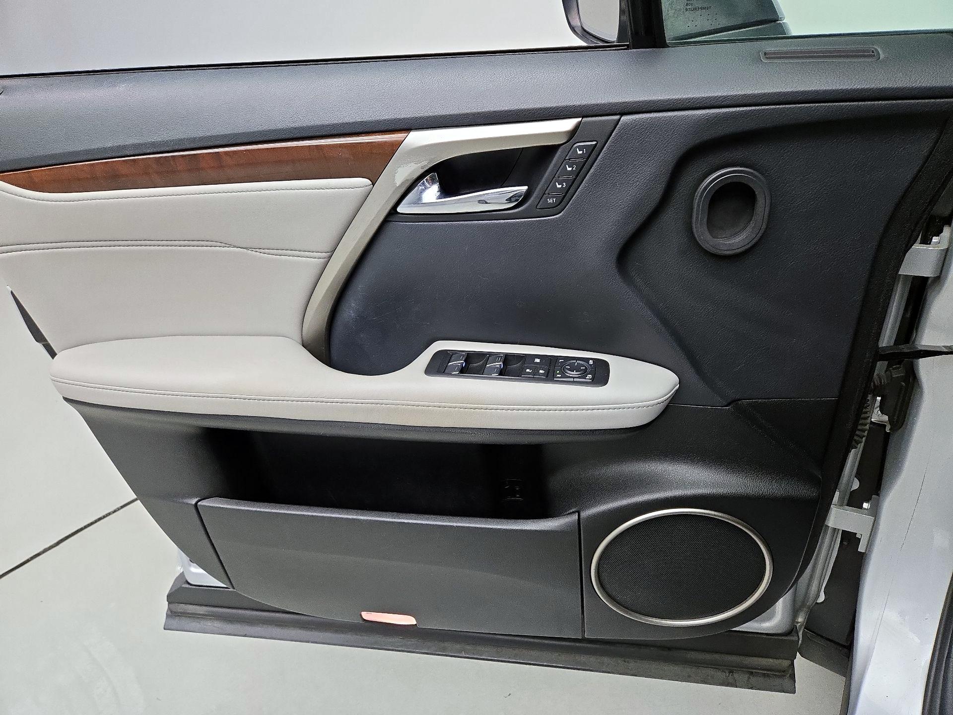 Thumbnail: 2018 Lexus RX - 12