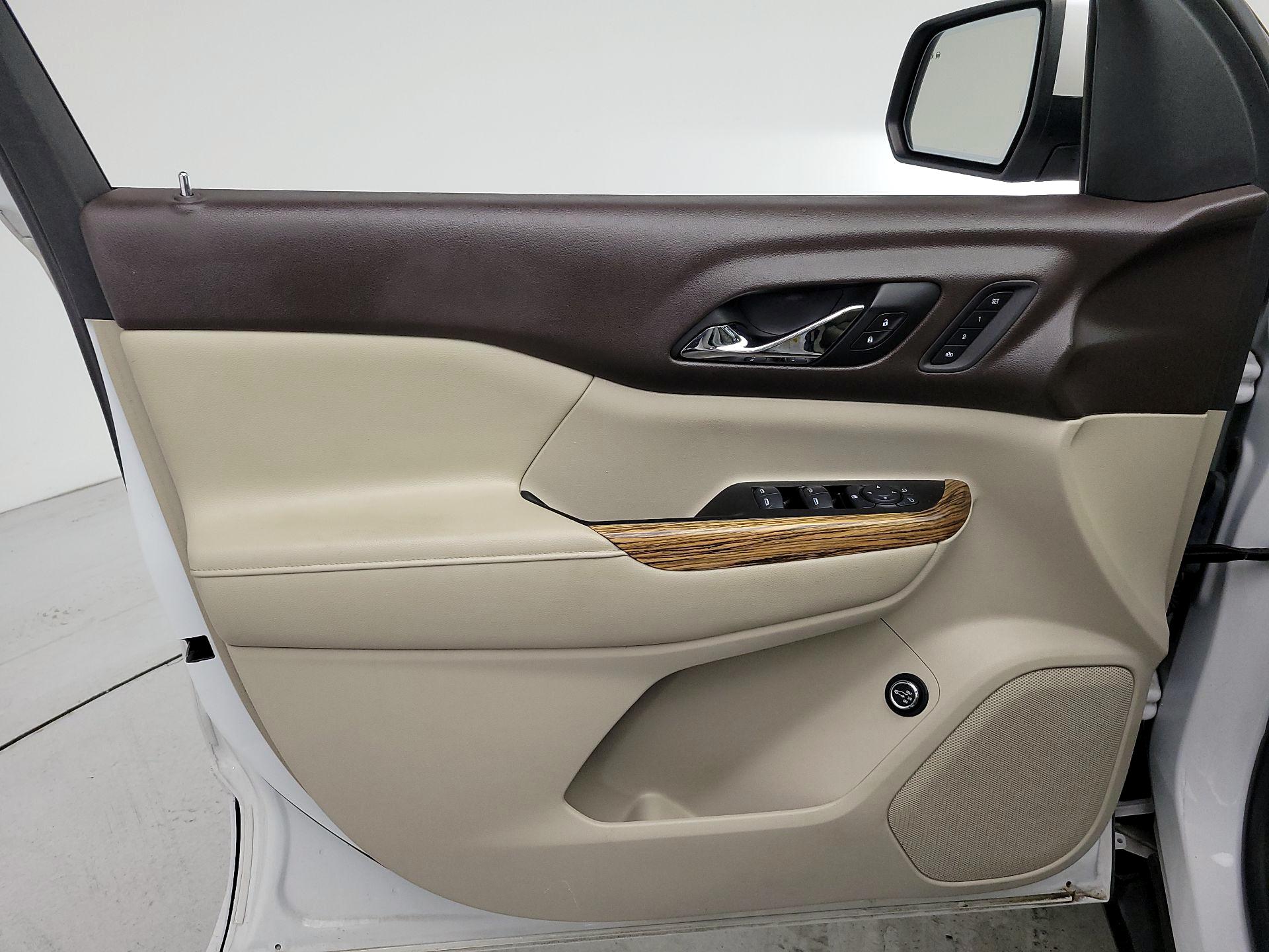 Thumbnail: 2017 GMC Acadia - 12