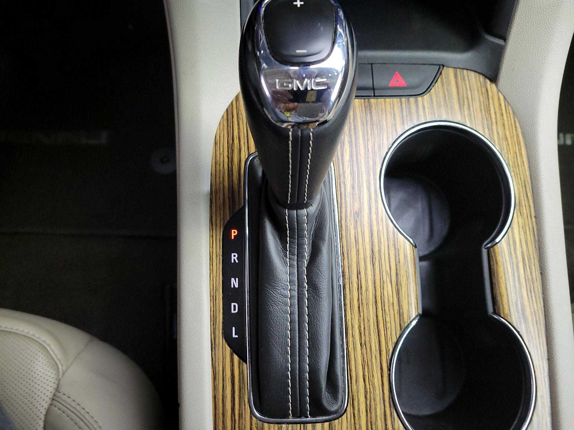 Thumbnail: 2017 GMC Acadia - 18