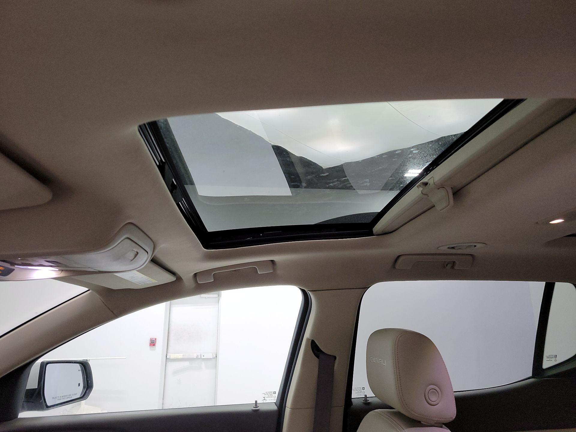 Thumbnail: 2017 GMC Acadia - 20