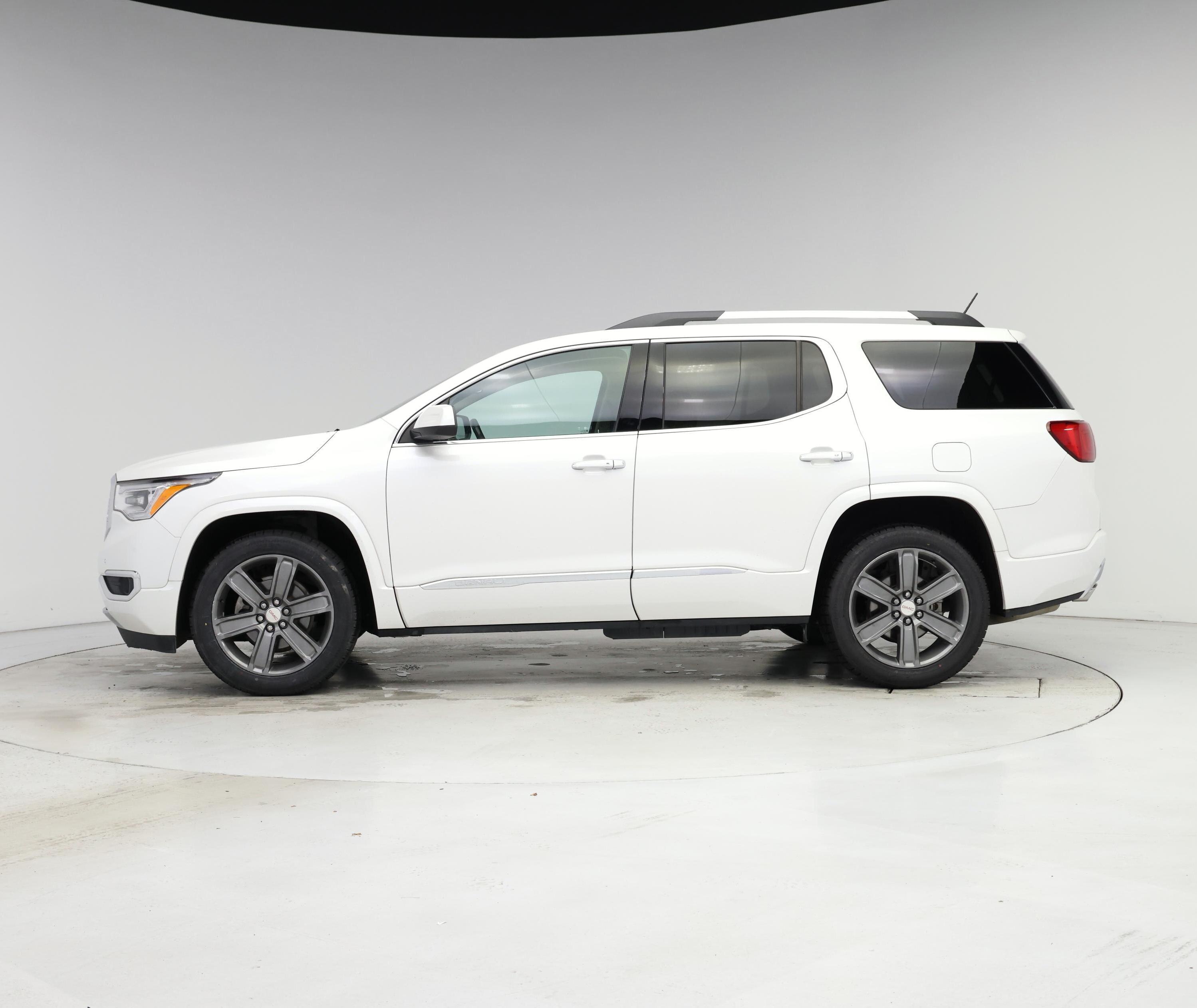 Thumbnail: 2017 GMC Acadia - 3