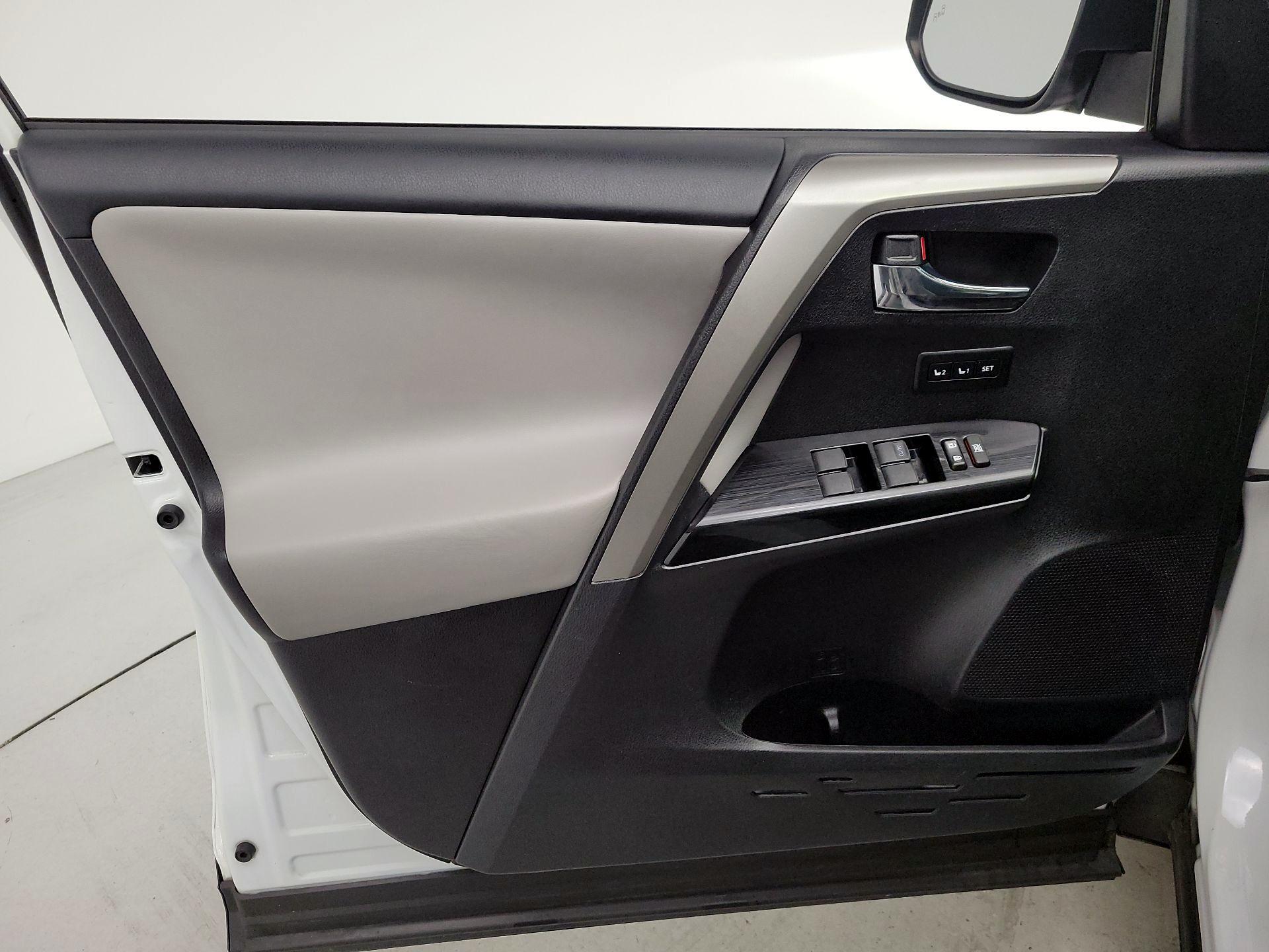 Thumbnail: 2017 Toyota RAV4 - 12