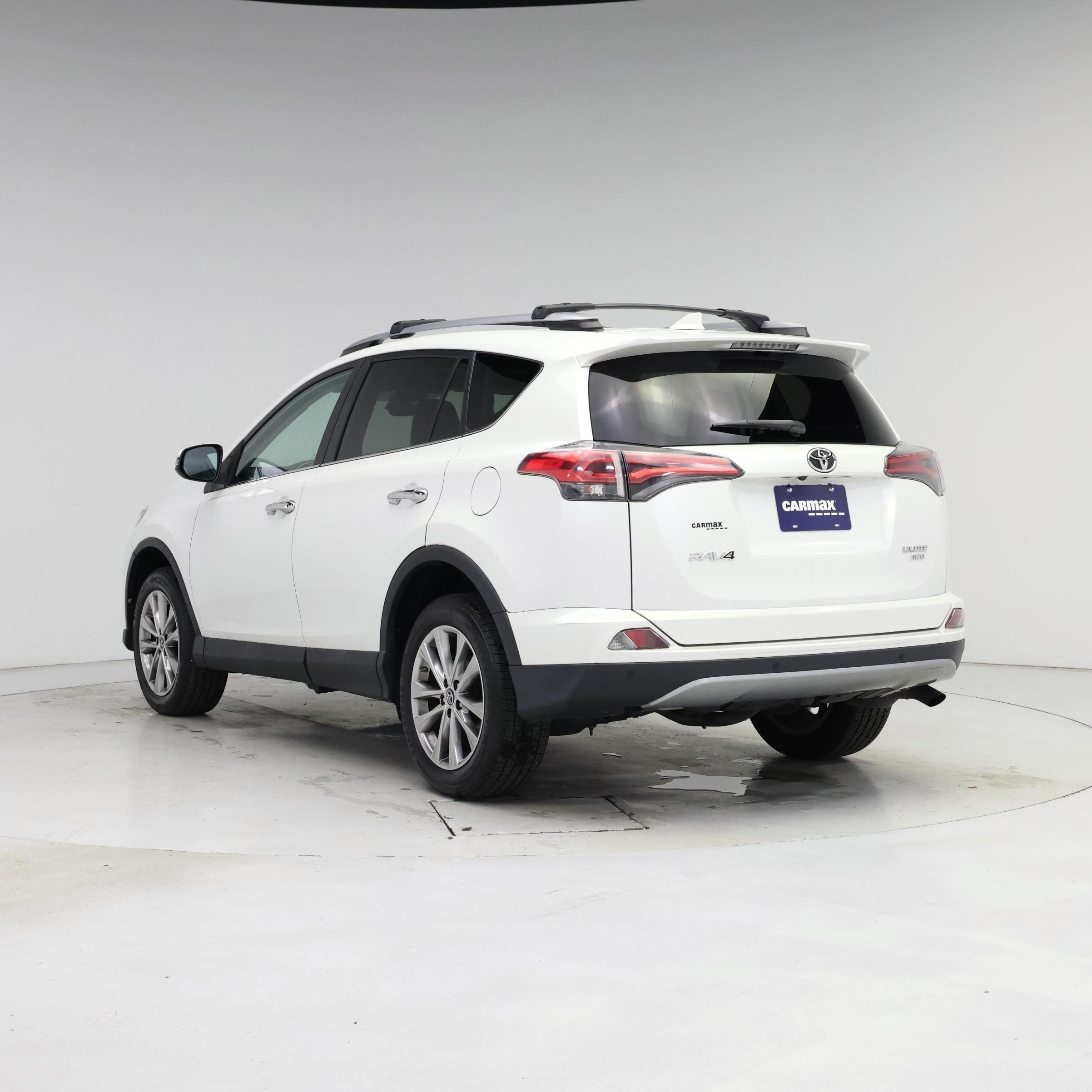 Thumbnail: 2017 Toyota RAV4 - 2