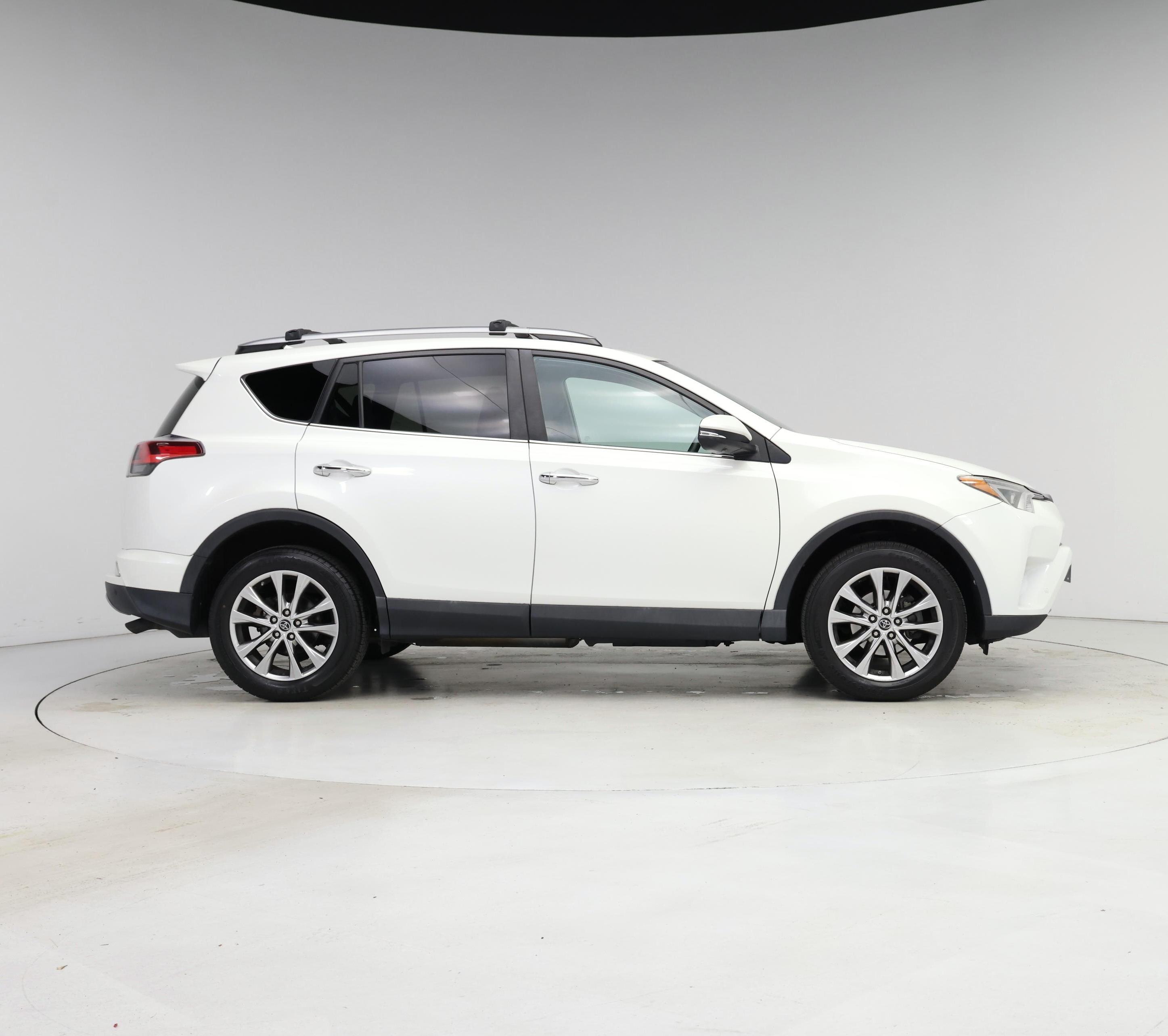 Thumbnail: 2017 Toyota RAV4 - 7