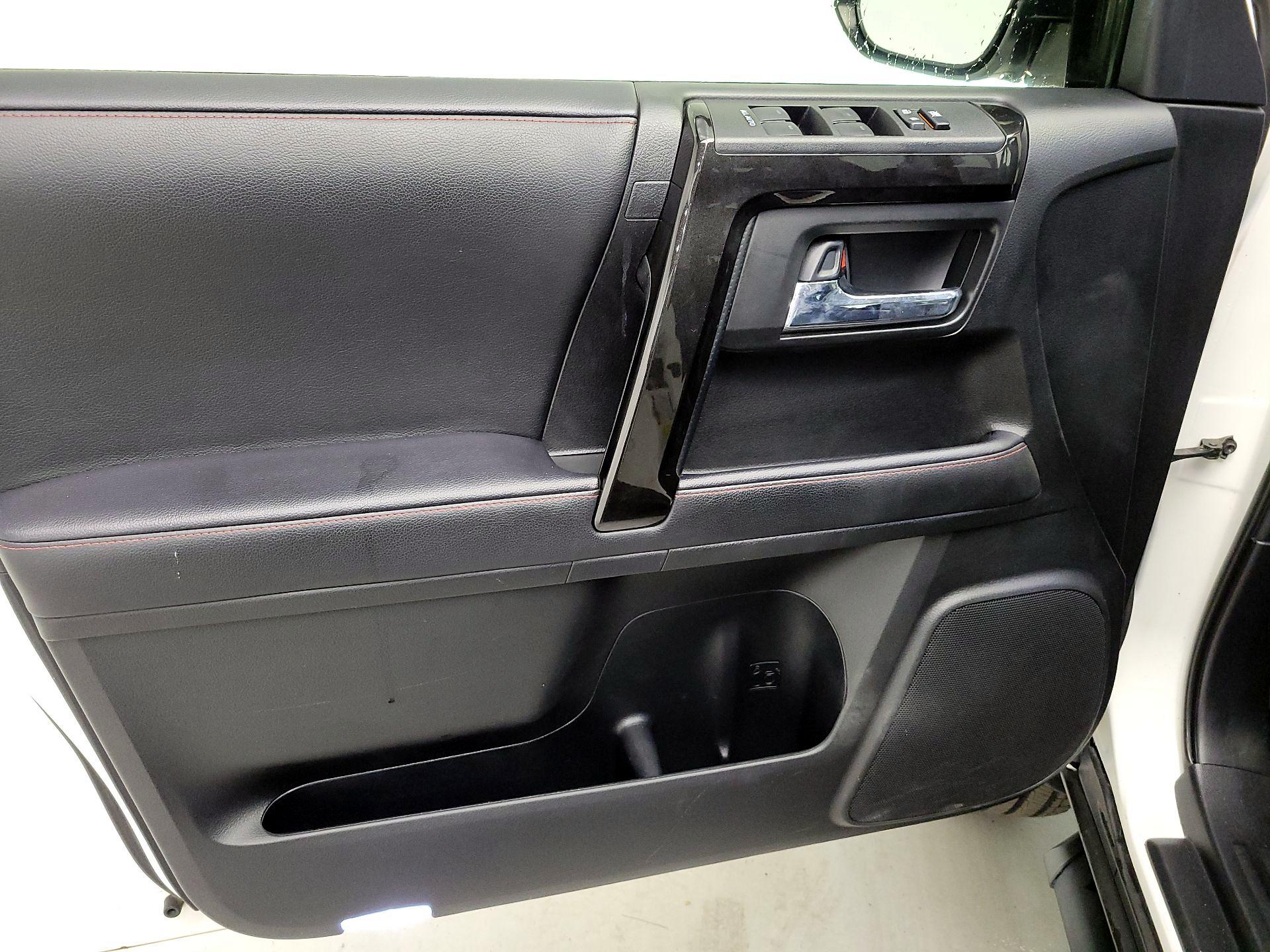 Thumbnail: 2022 Toyota 4Runner - 12