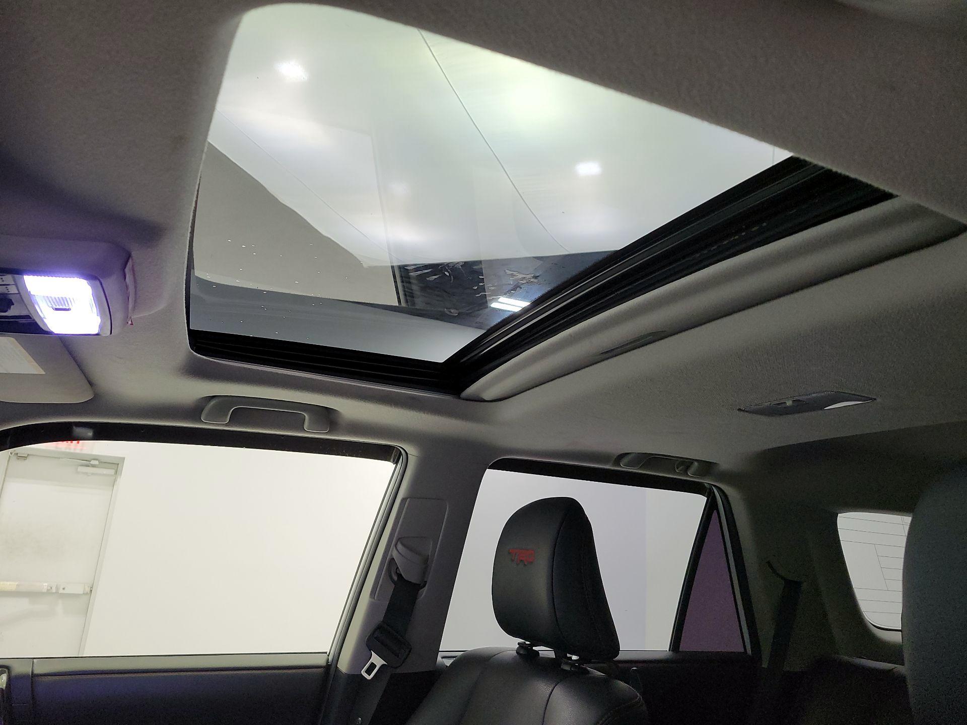 Thumbnail: 2022 Toyota 4Runner - 20